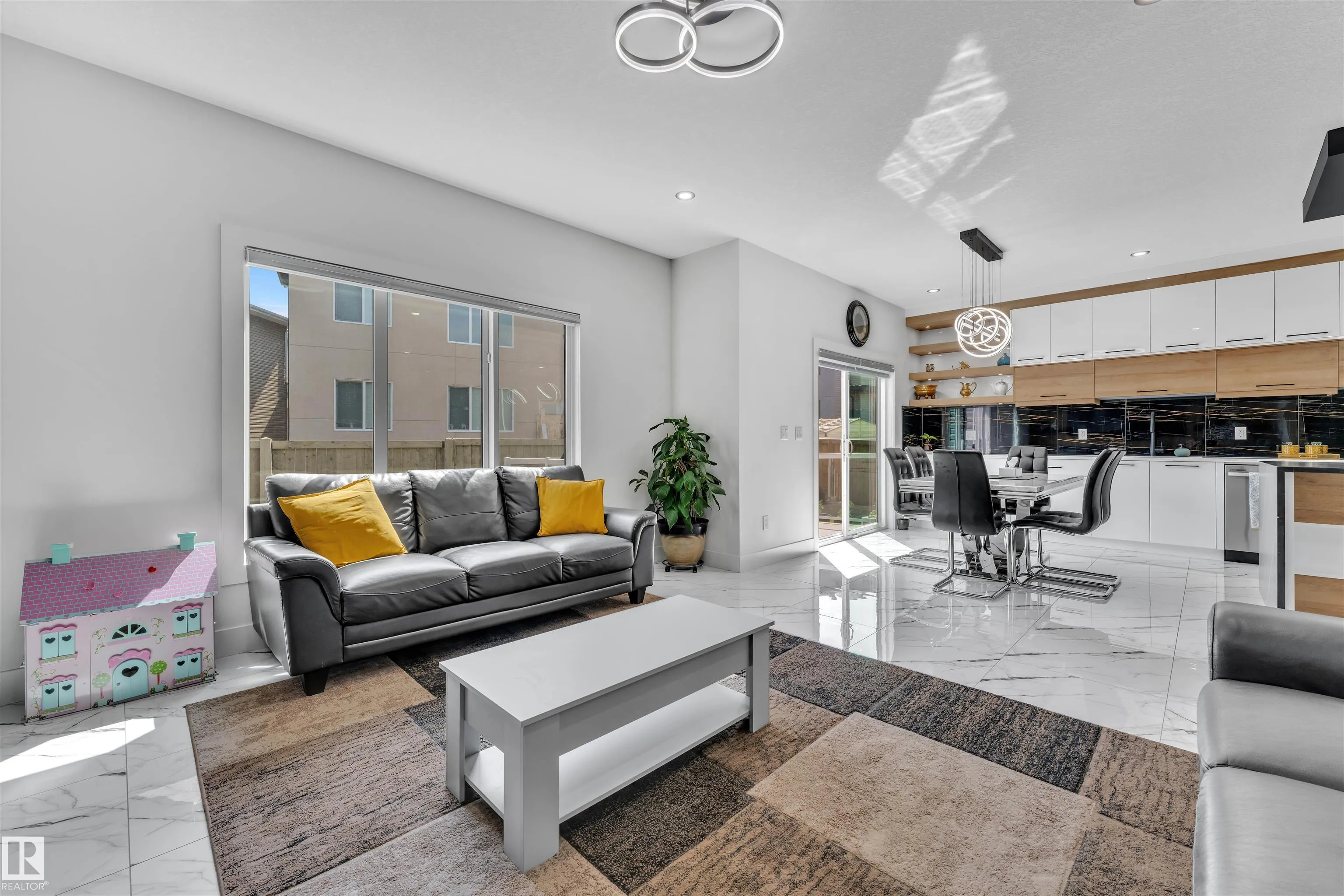 1809 18A Avenue