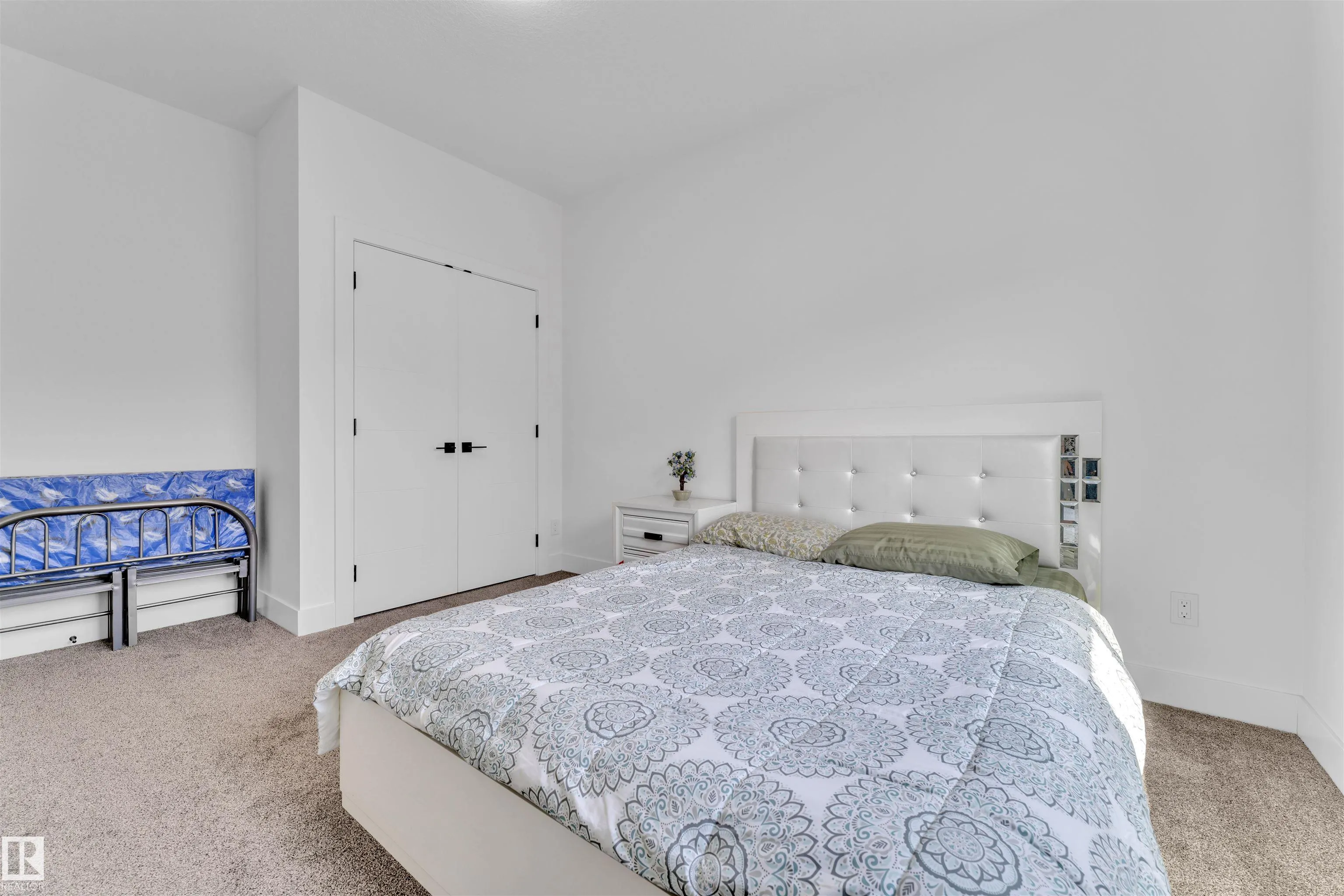 1809 18A Avenue