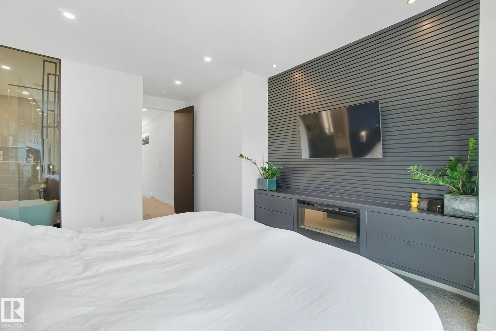 10140 90 Street