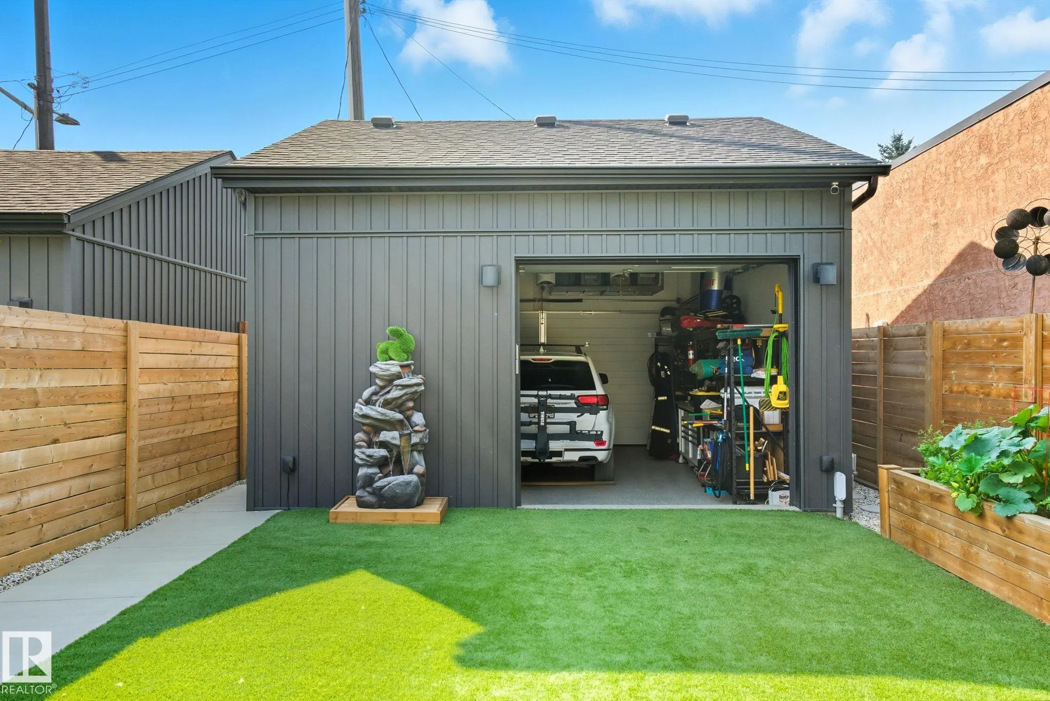 10140 90 Street