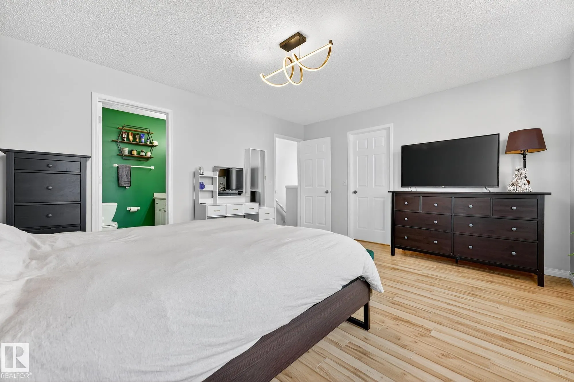 155 CROCUS Crescent