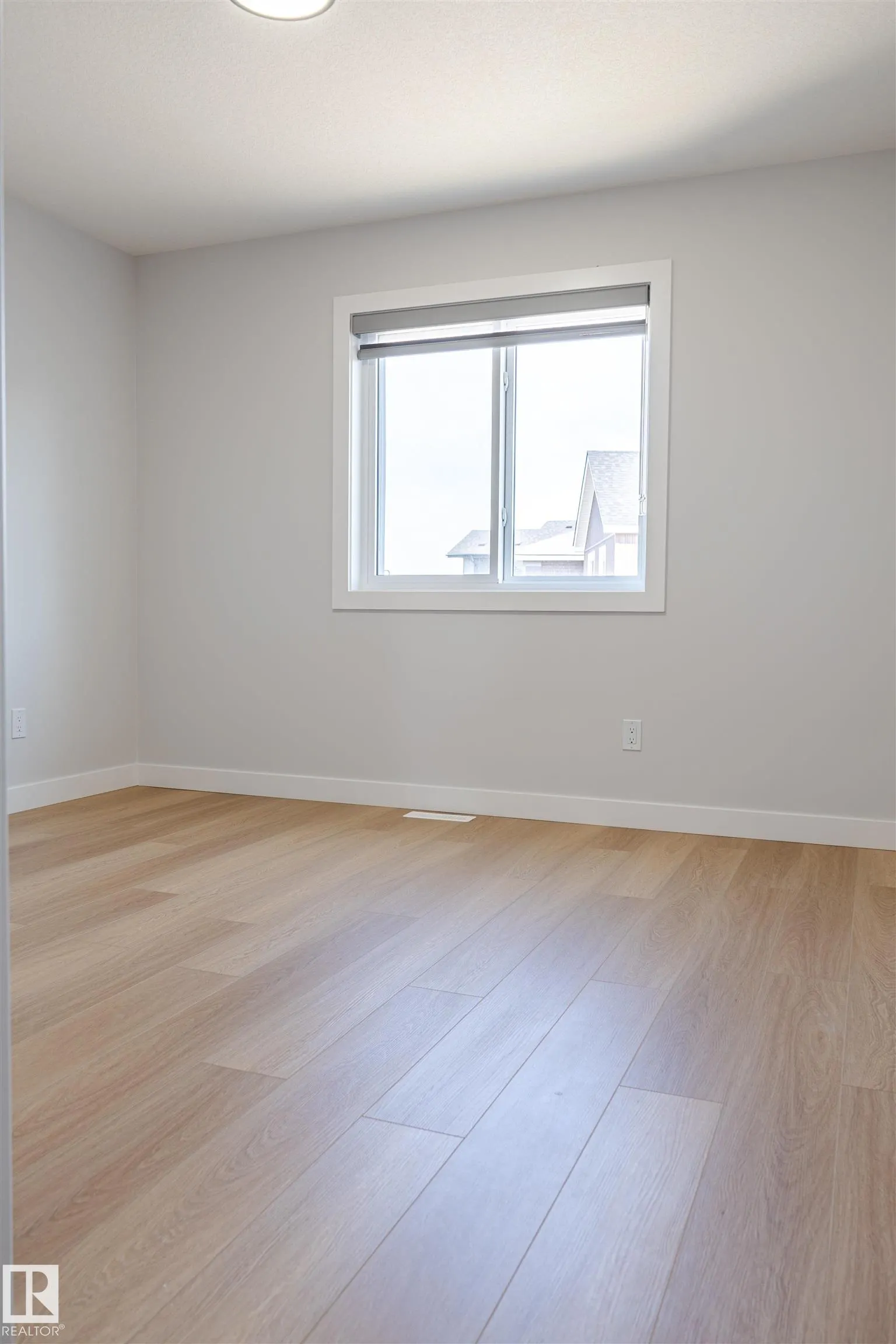 24 NORWYCK WAY