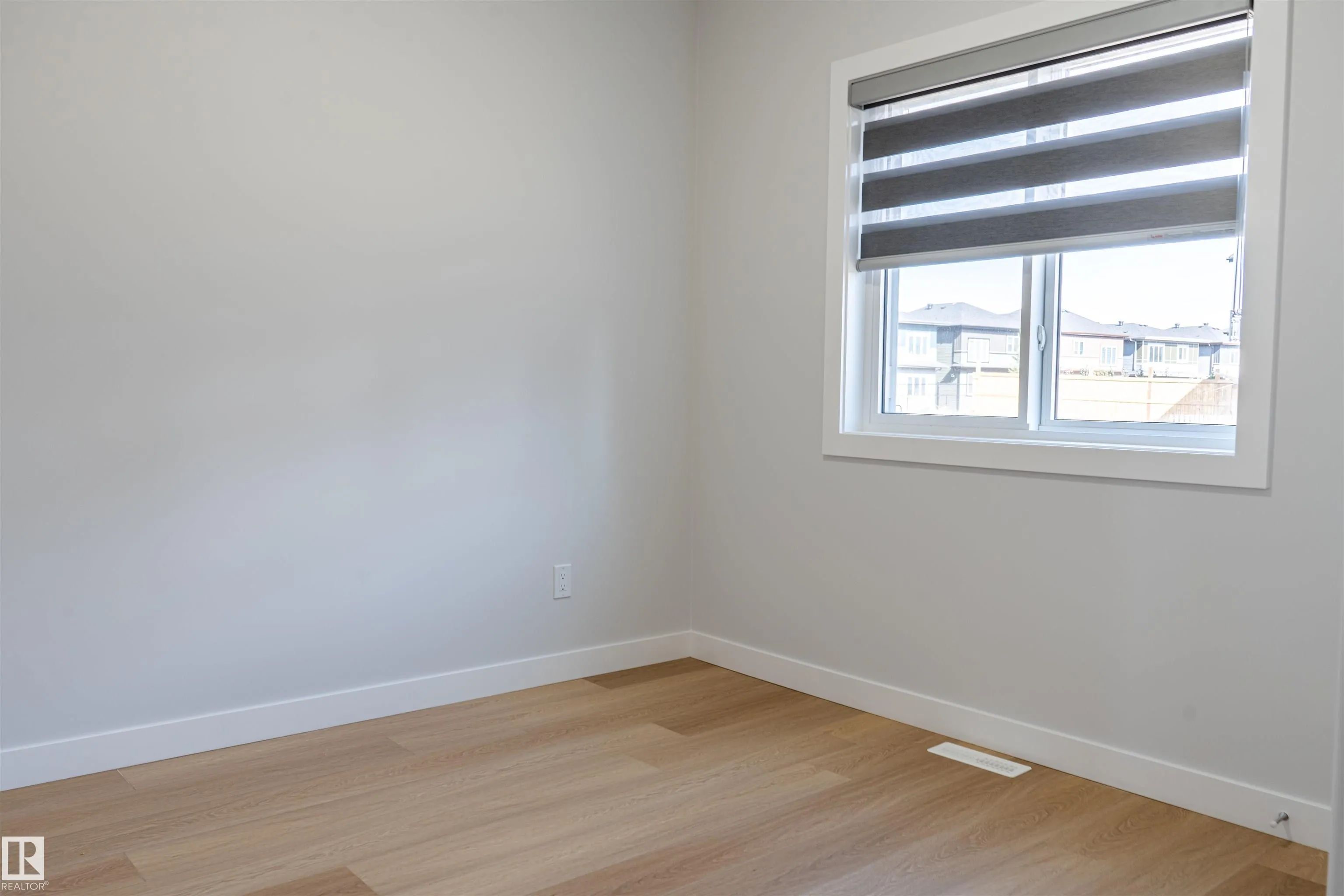 24 NORWYCK WAY
