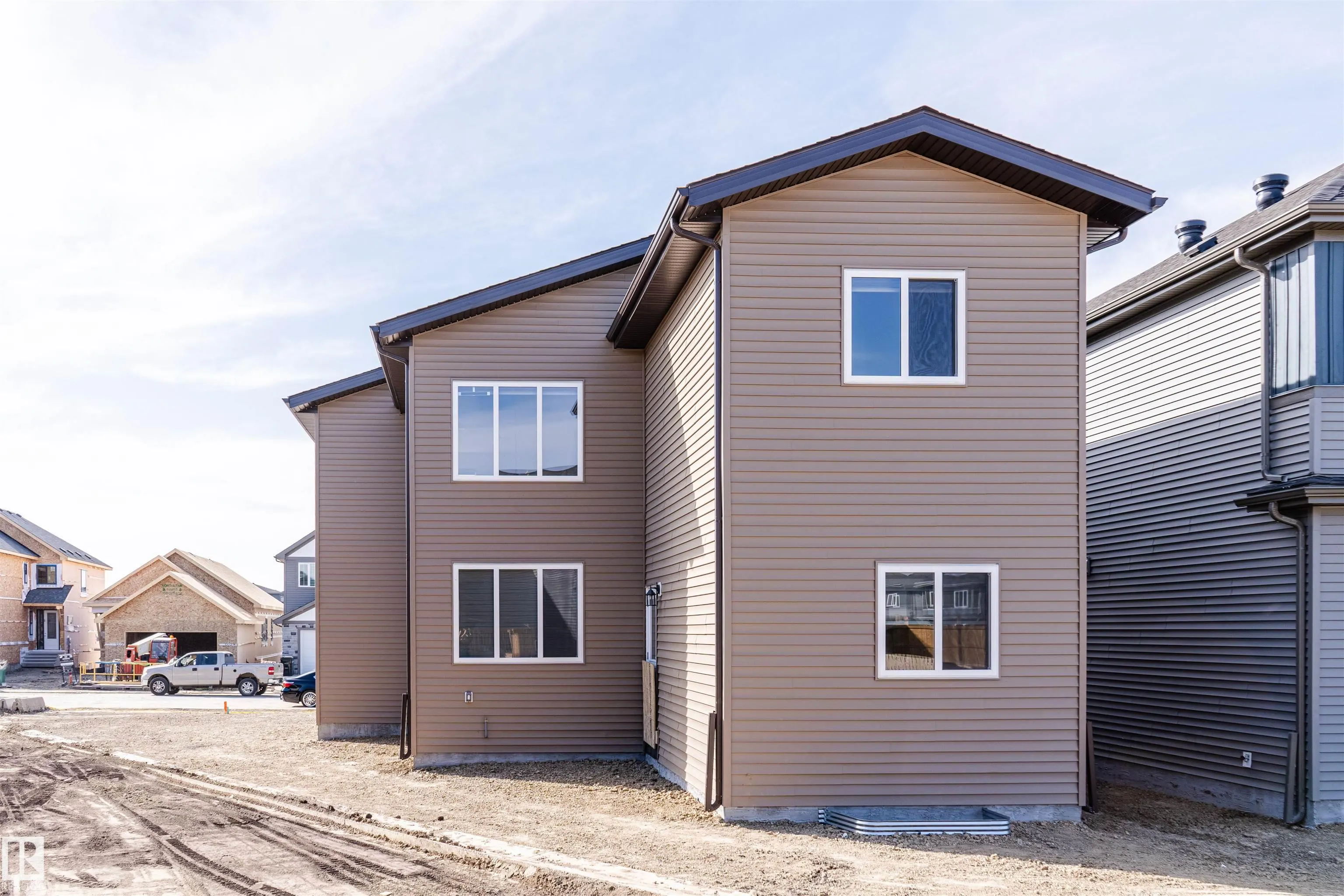 24 NORWYCK WAY