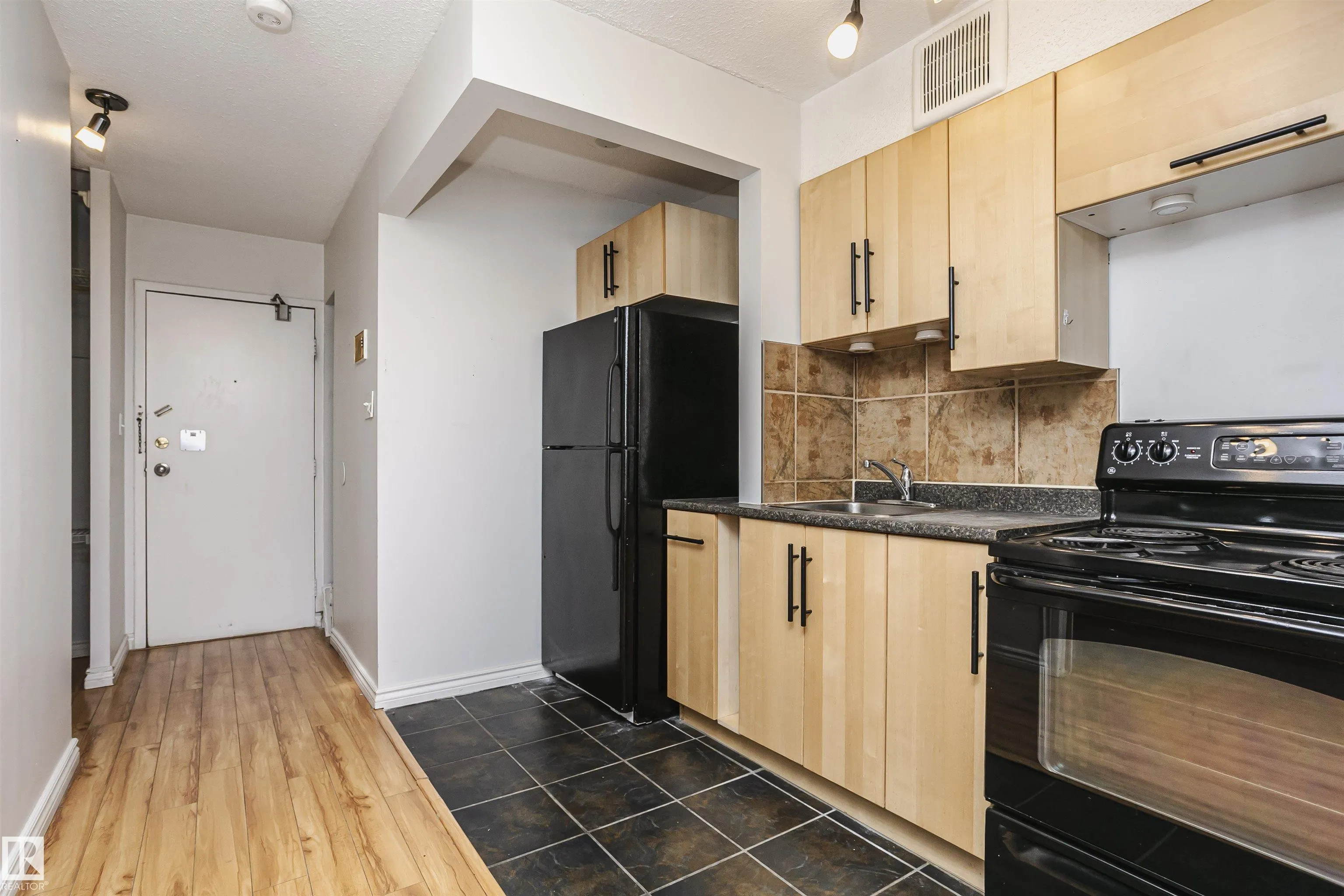 10160 114 Street