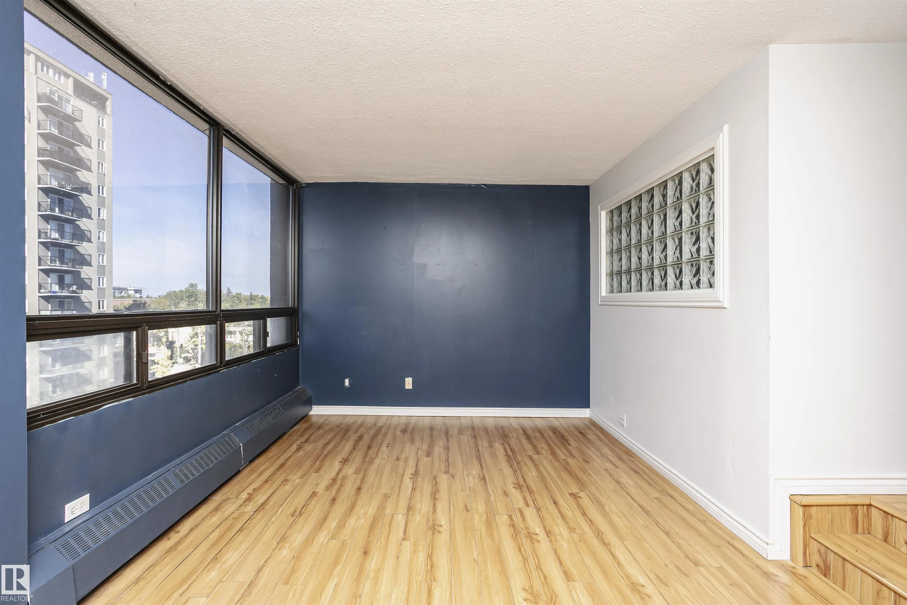 10160 114 Street