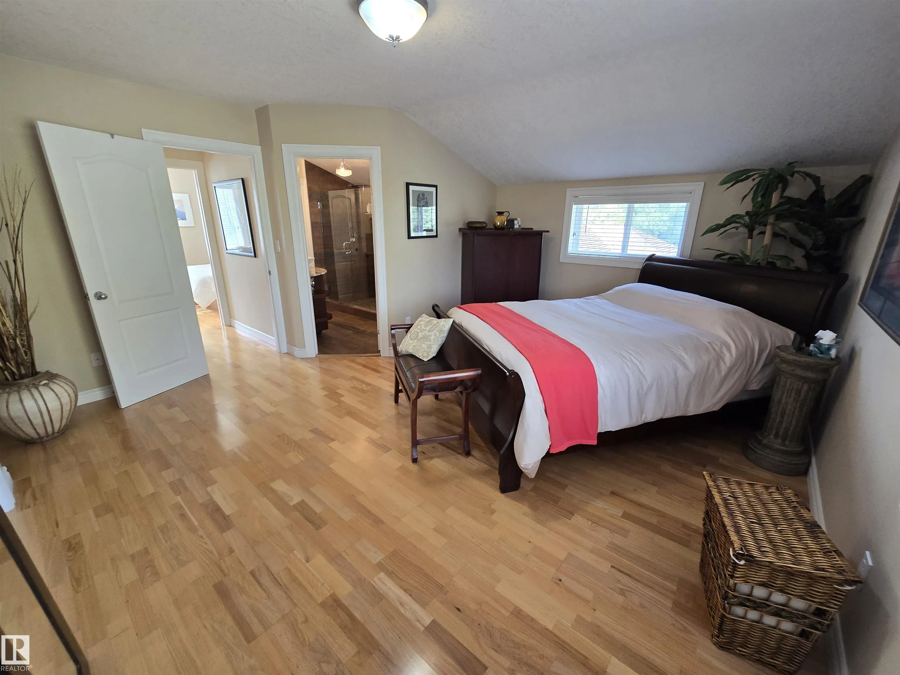 13207 109 Avenue