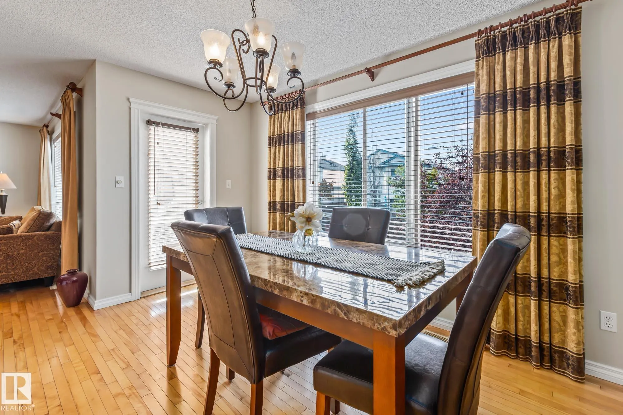 36 DAULTON Crescent