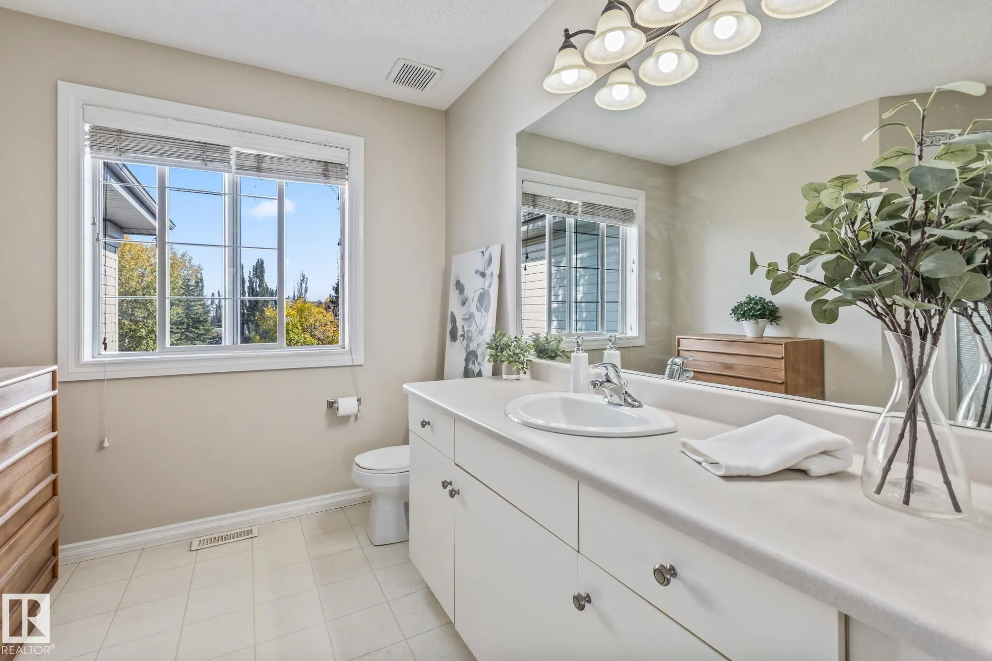 36 DAULTON Crescent