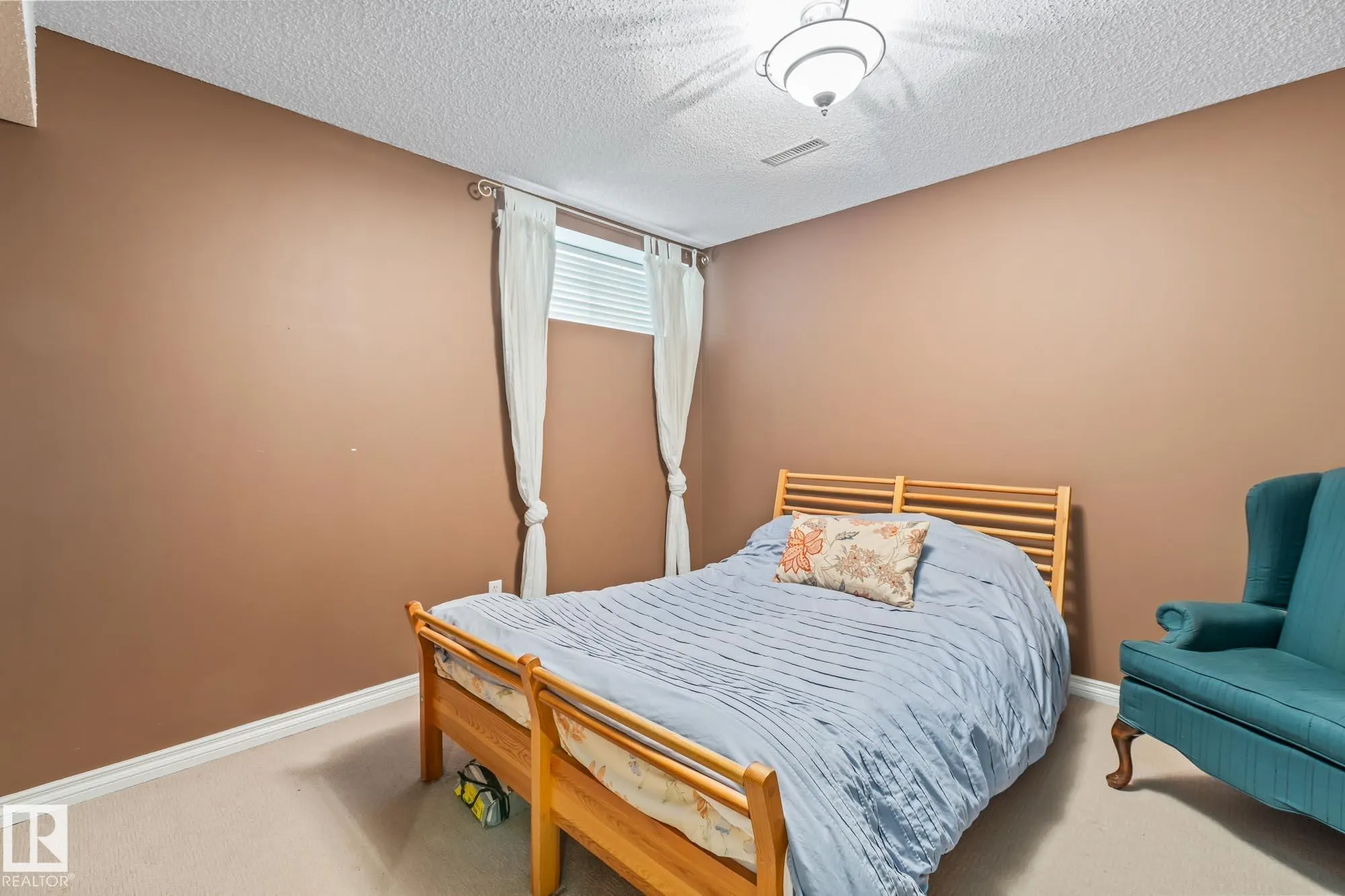 36 DAULTON Crescent