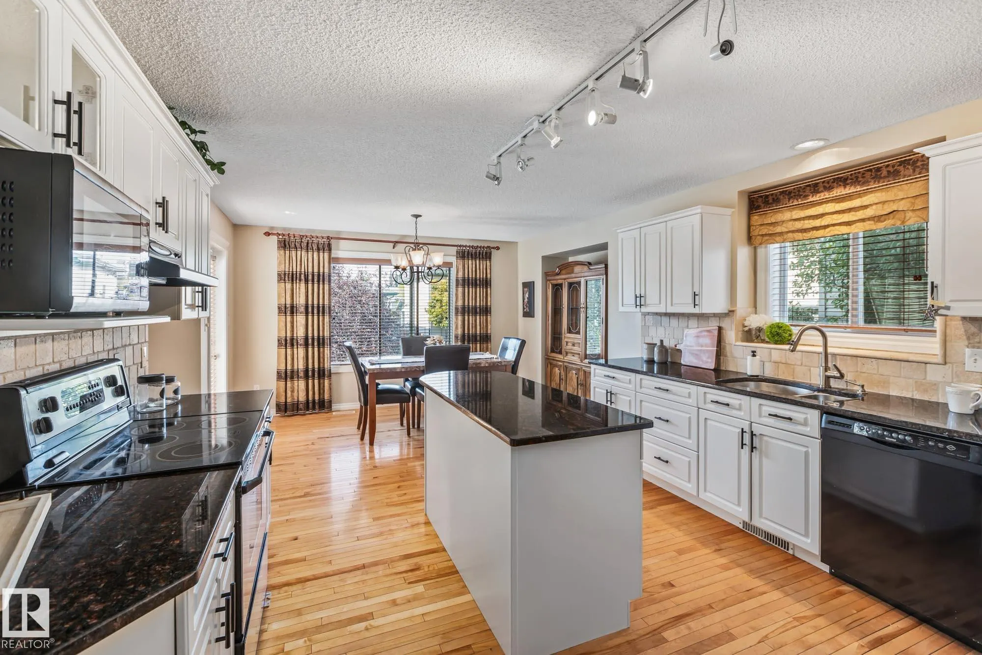 36 DAULTON Crescent