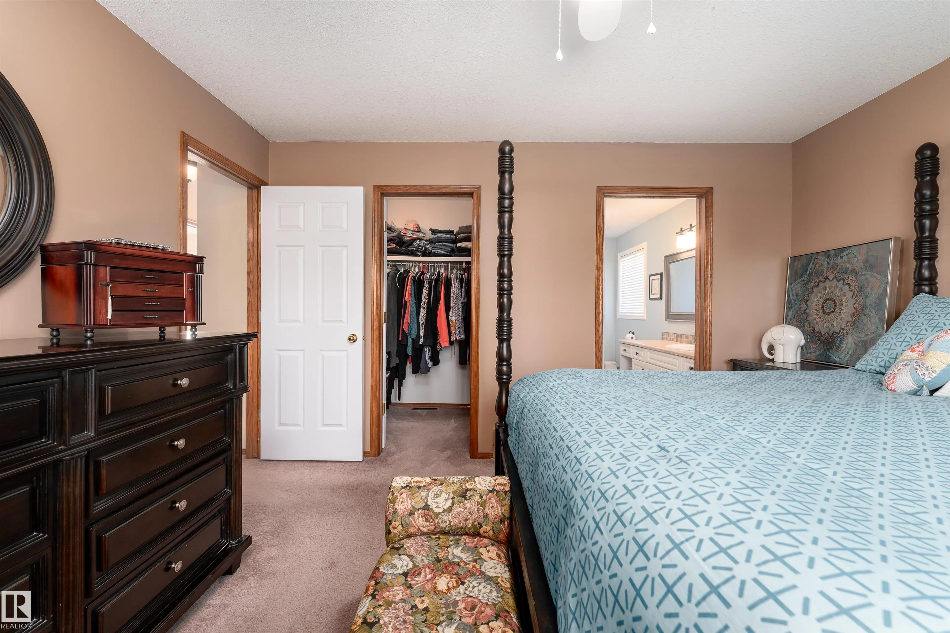 735 BALFOUR Close