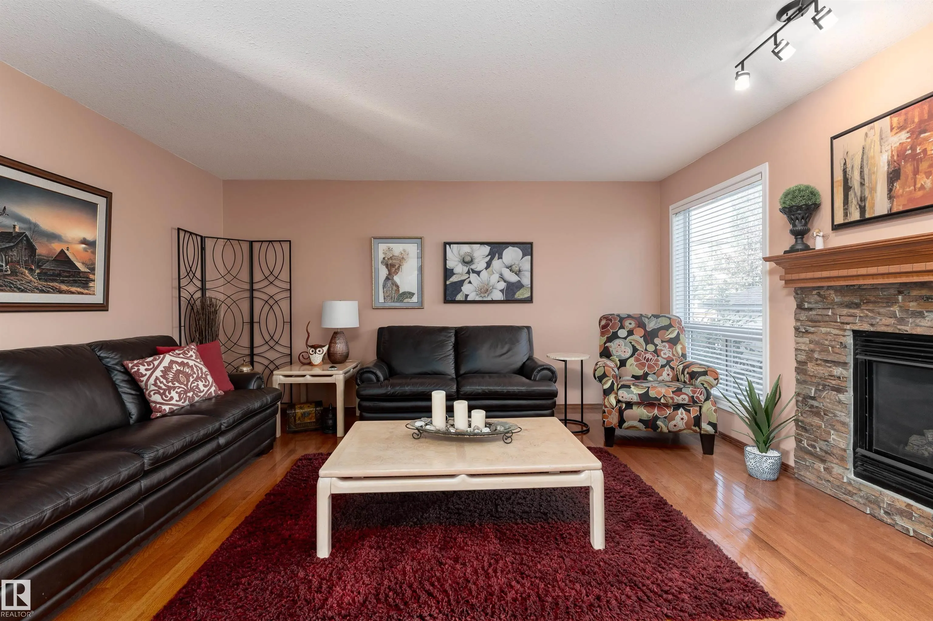 735 BALFOUR Close