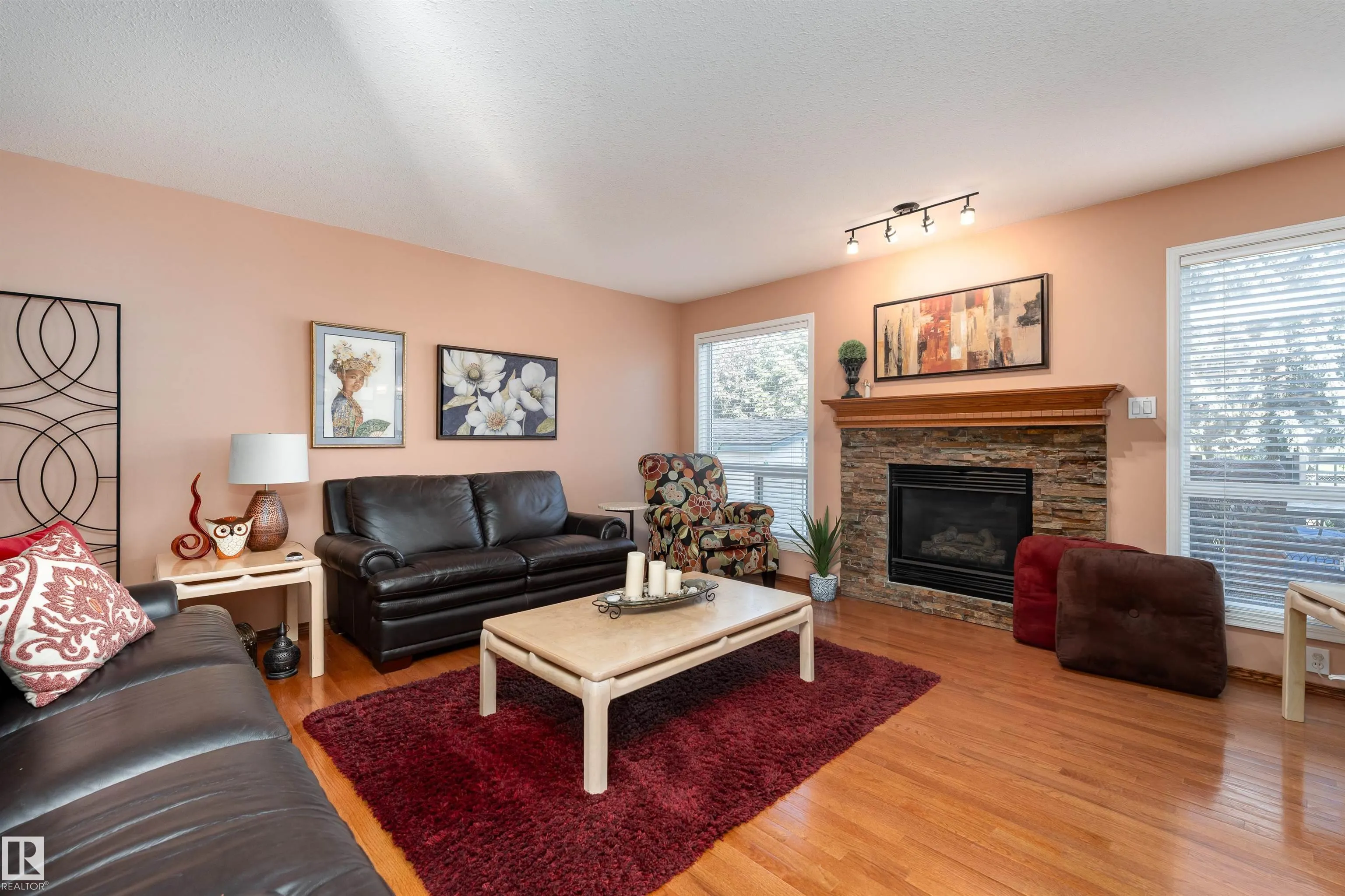 735 BALFOUR Close