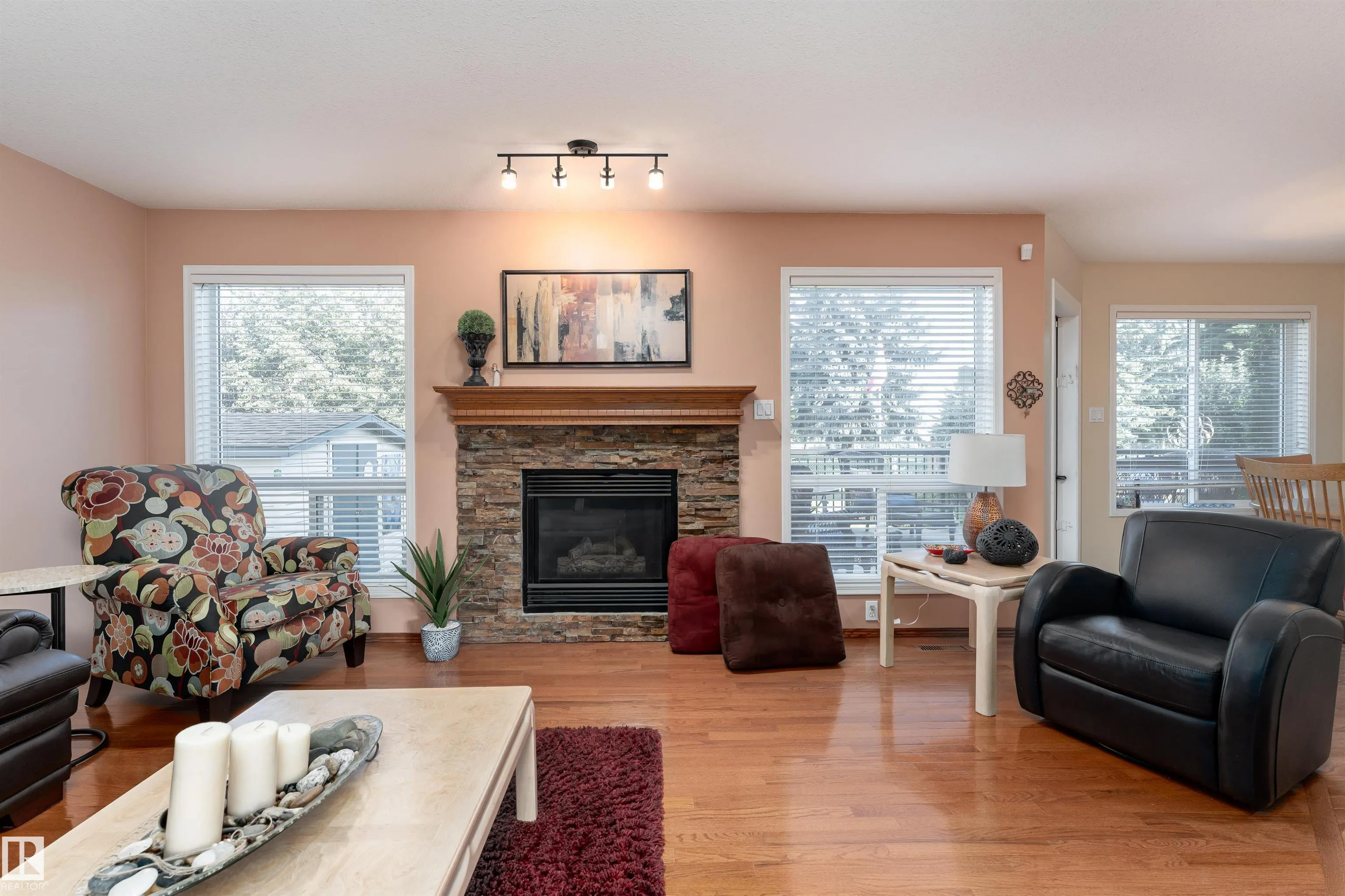 735 BALFOUR Close