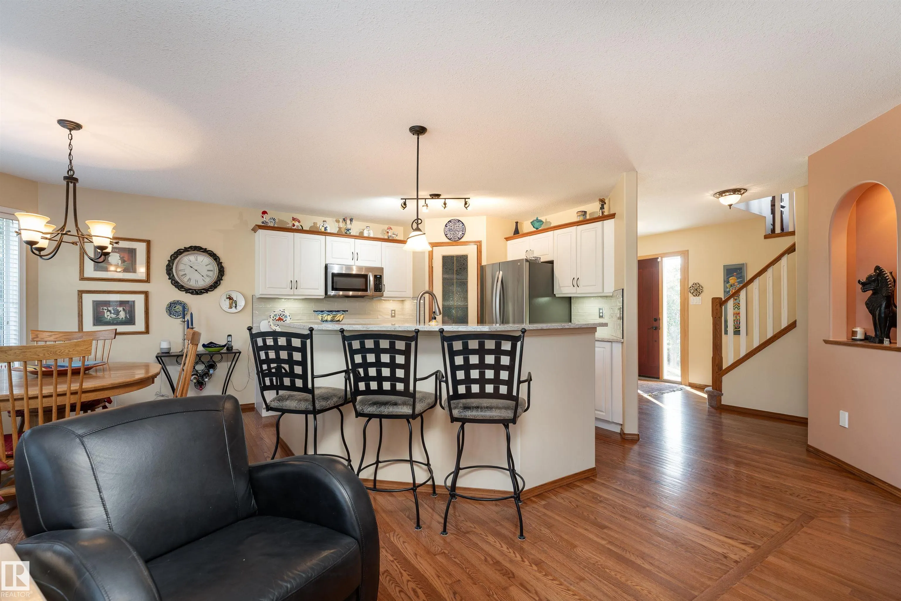 735 BALFOUR Close