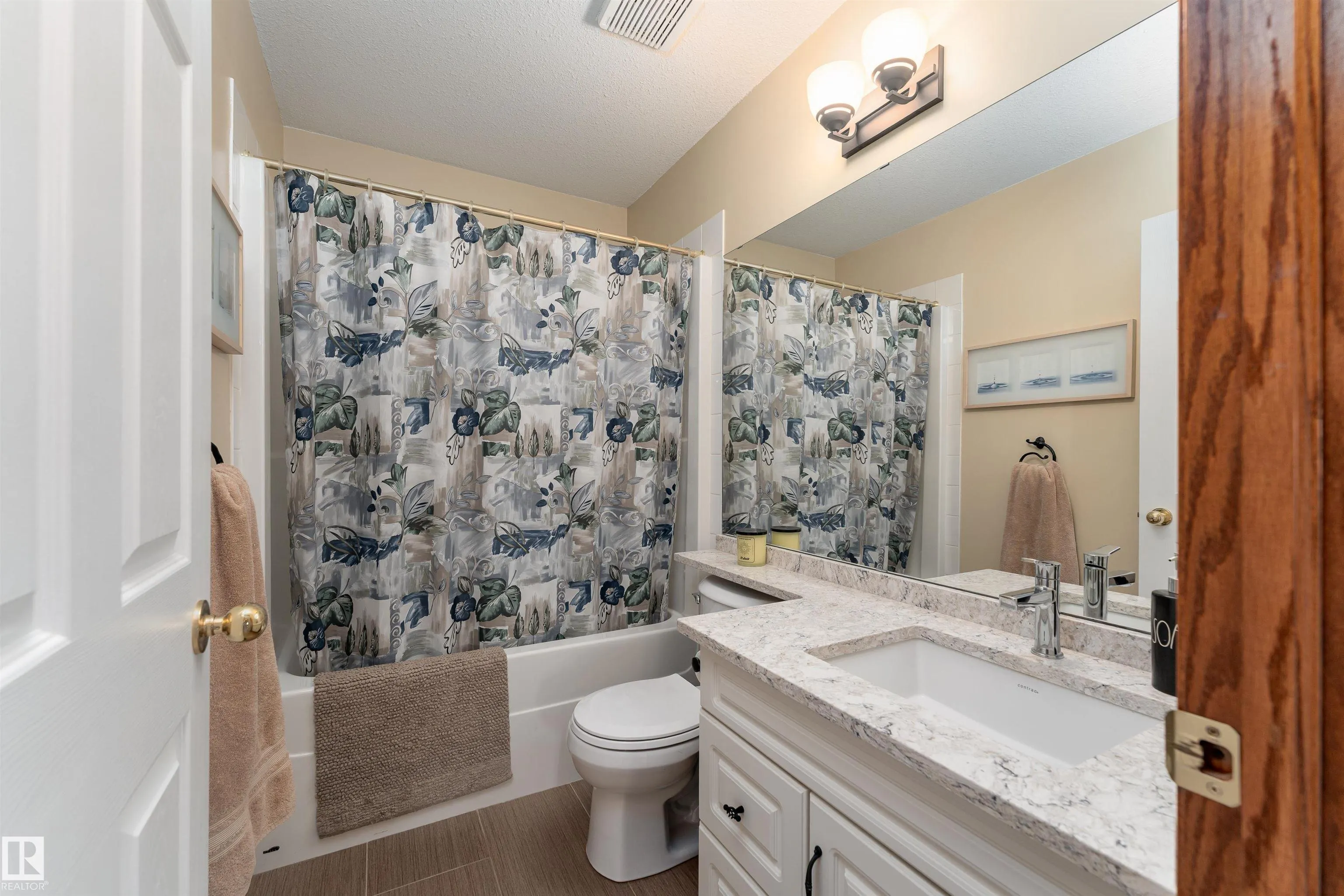735 BALFOUR Close