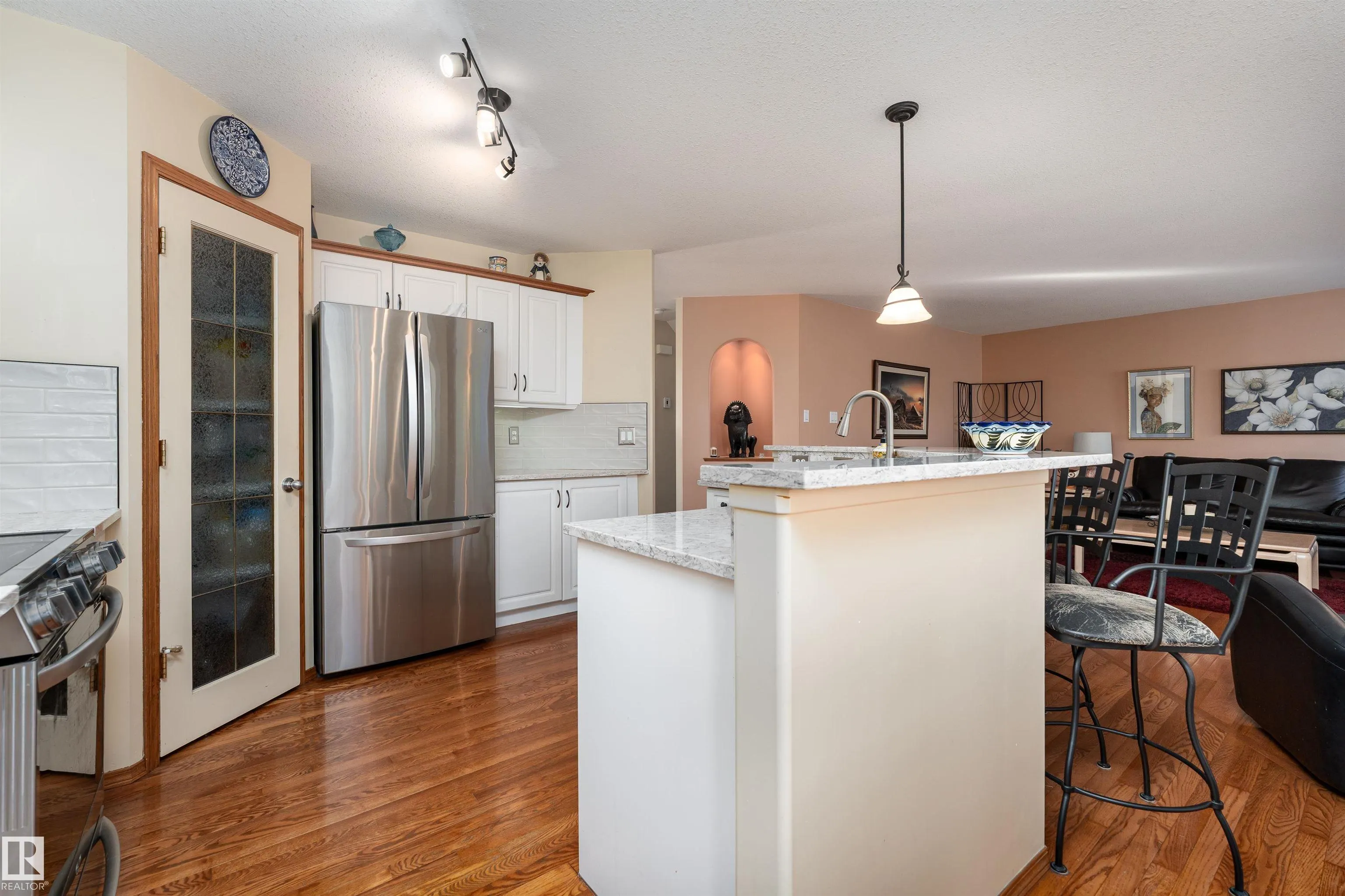 735 BALFOUR Close