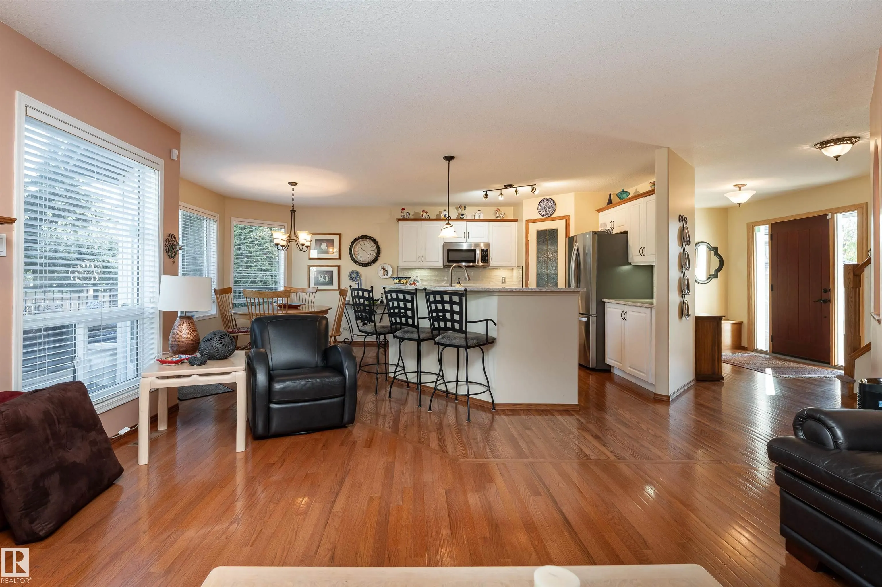 735 BALFOUR Close