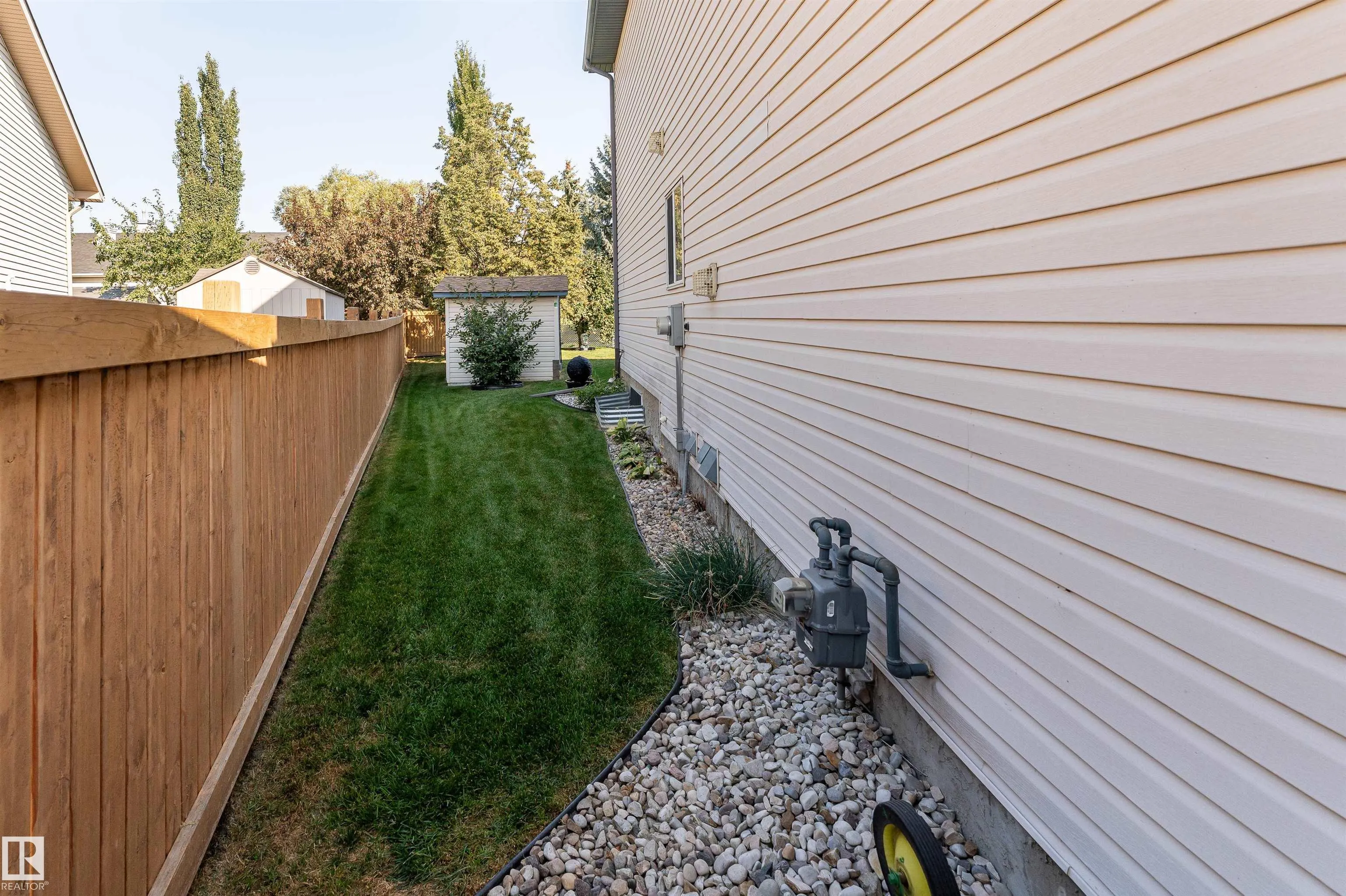 735 BALFOUR Close