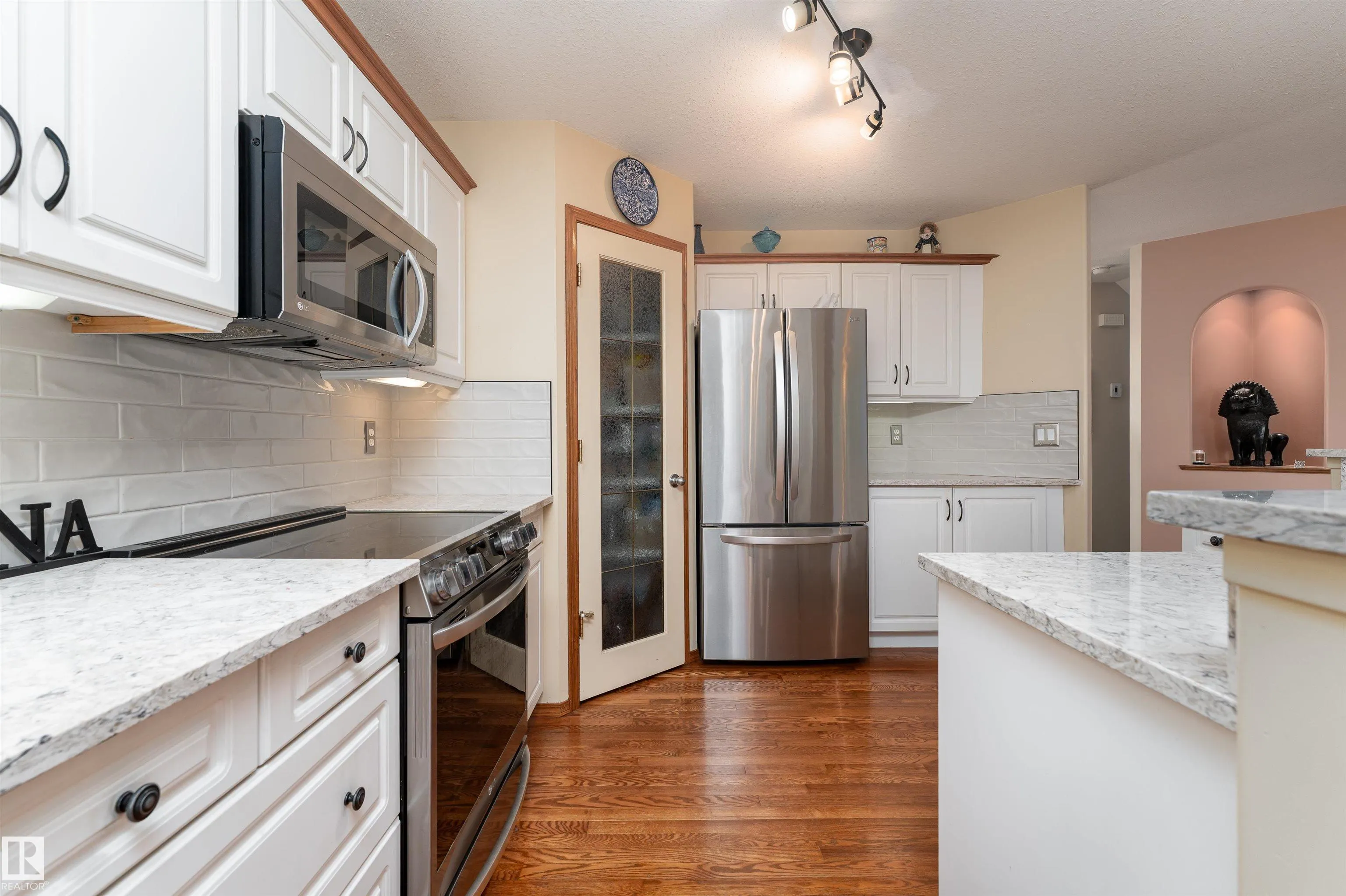 735 BALFOUR Close