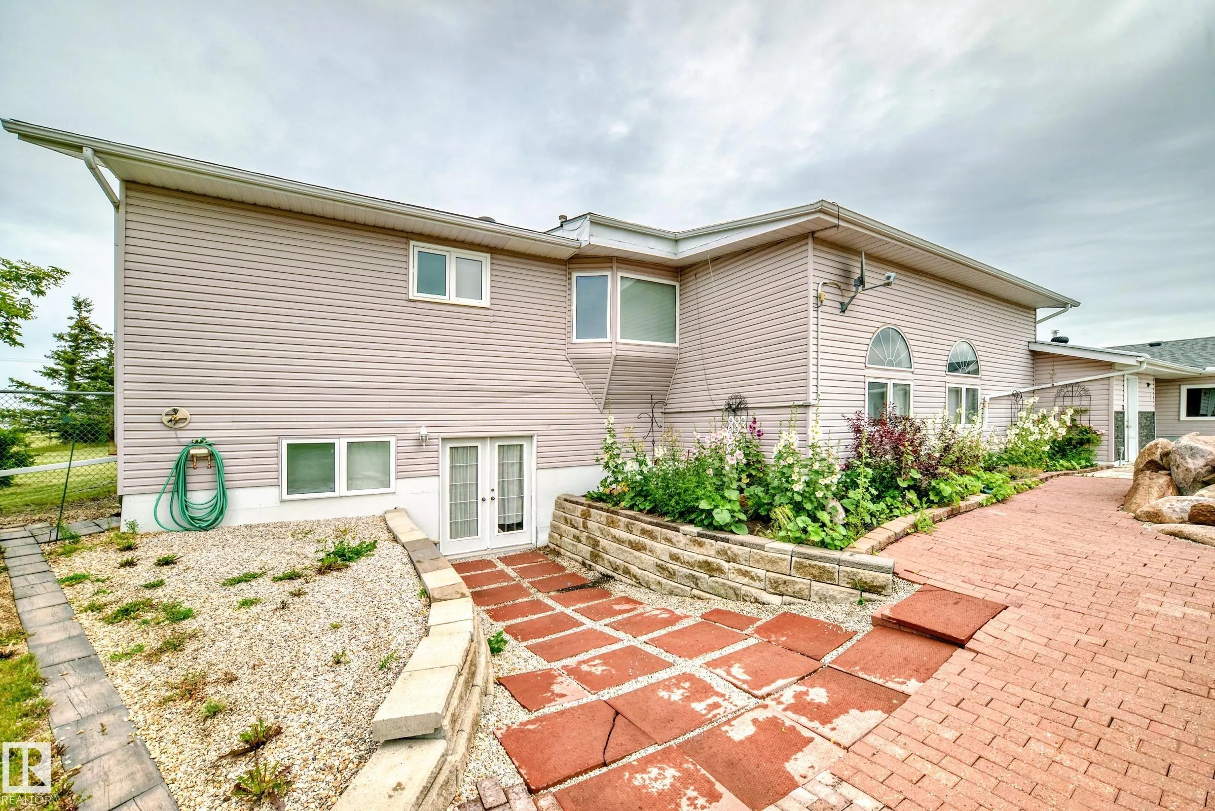25027 TWP RD 484