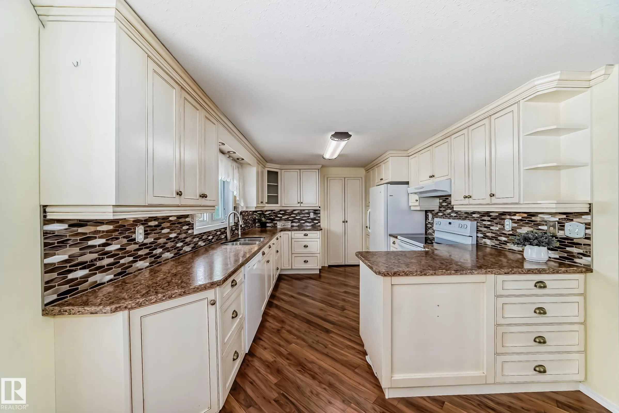 25027 TWP RD 484