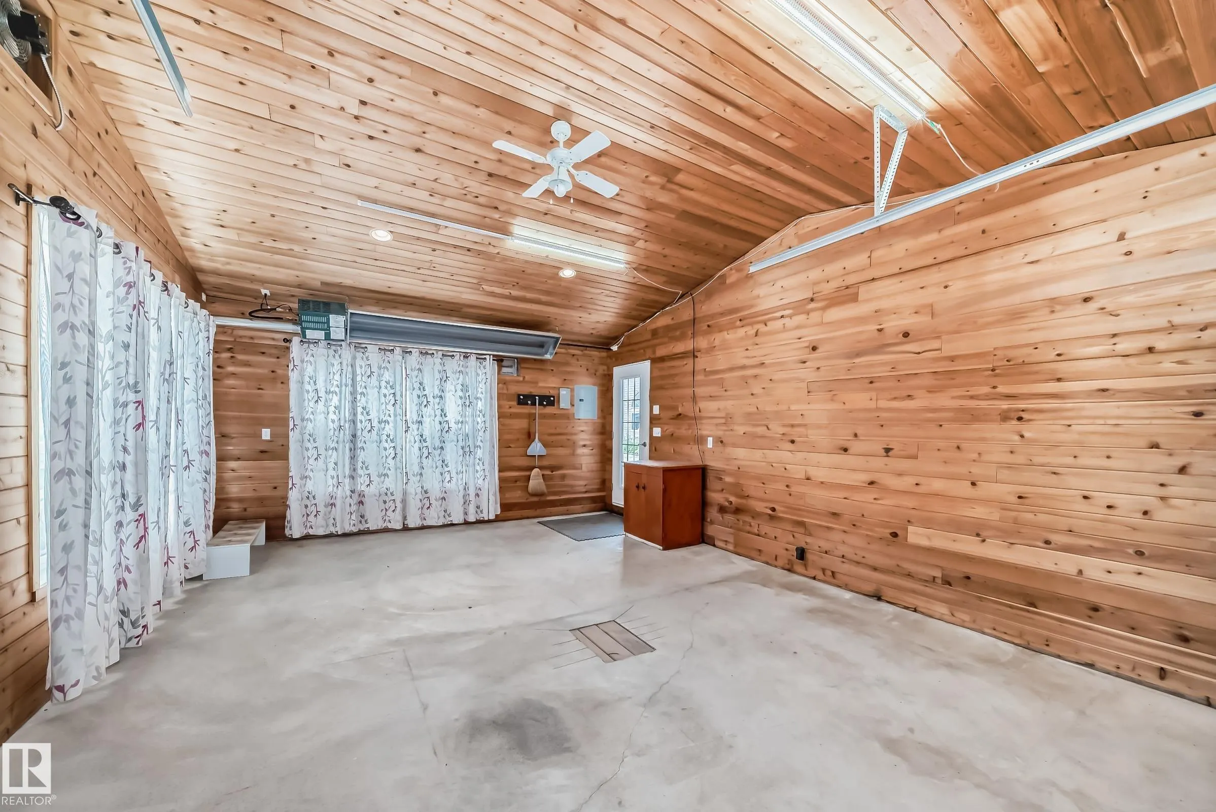 25027 TWP RD 484