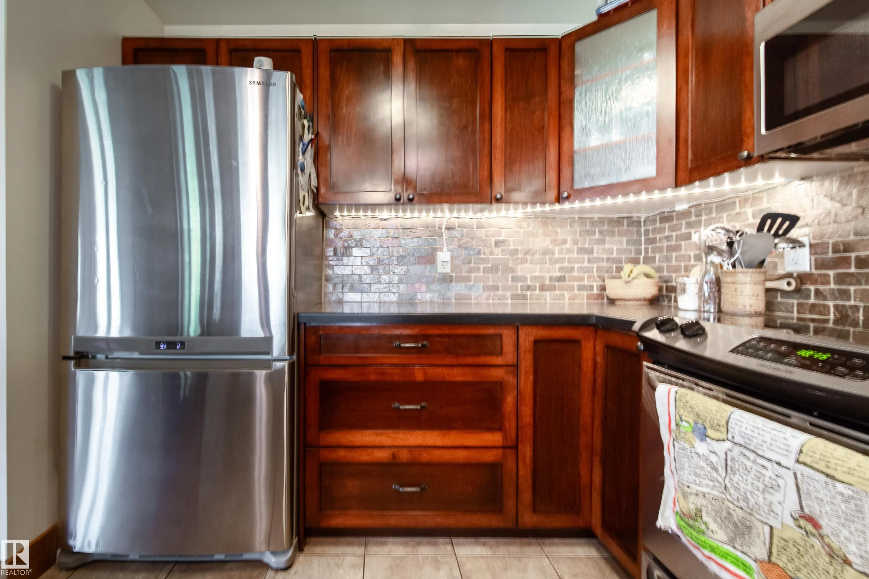 503 GRAYBRIAR Green