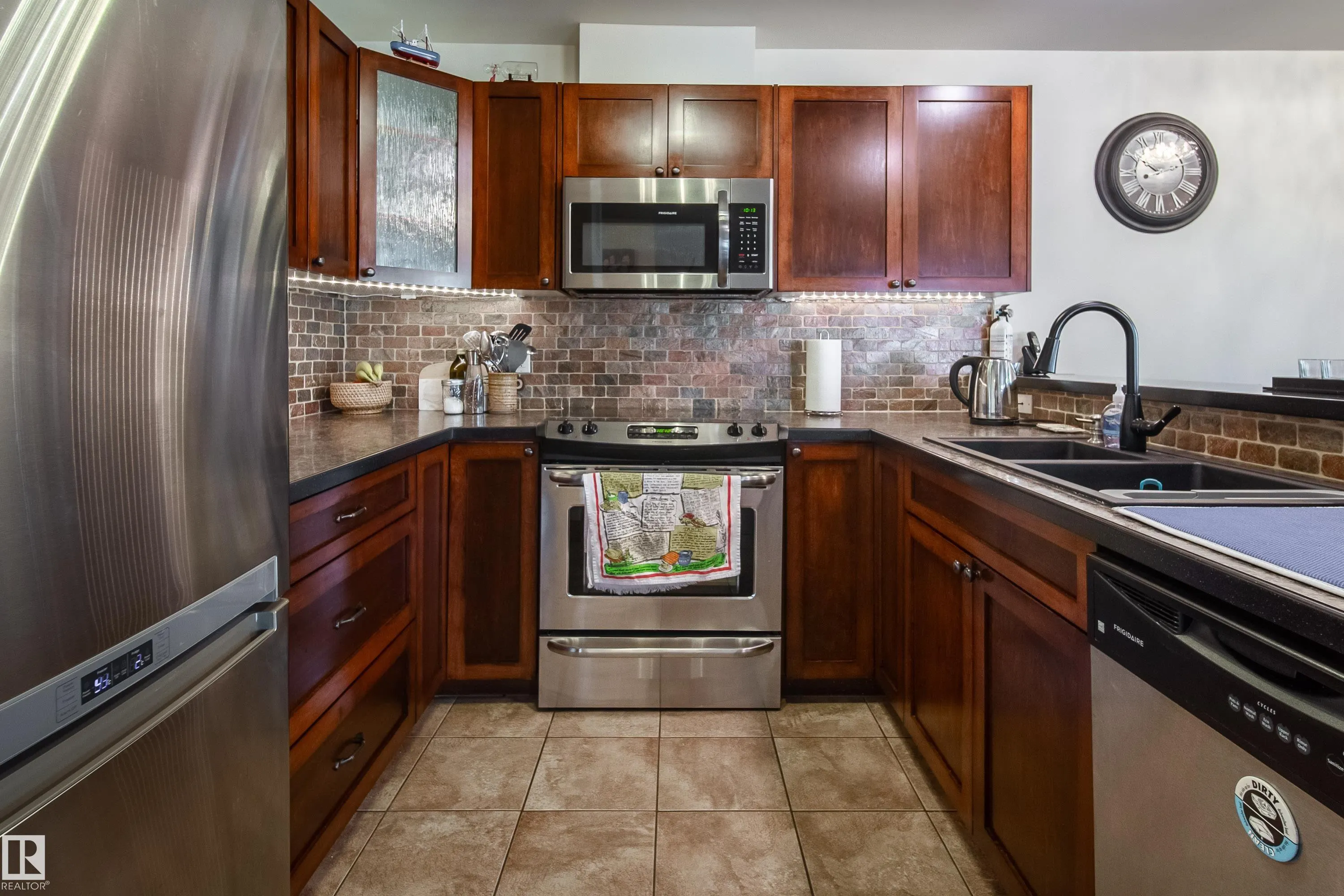 503 GRAYBRIAR Green