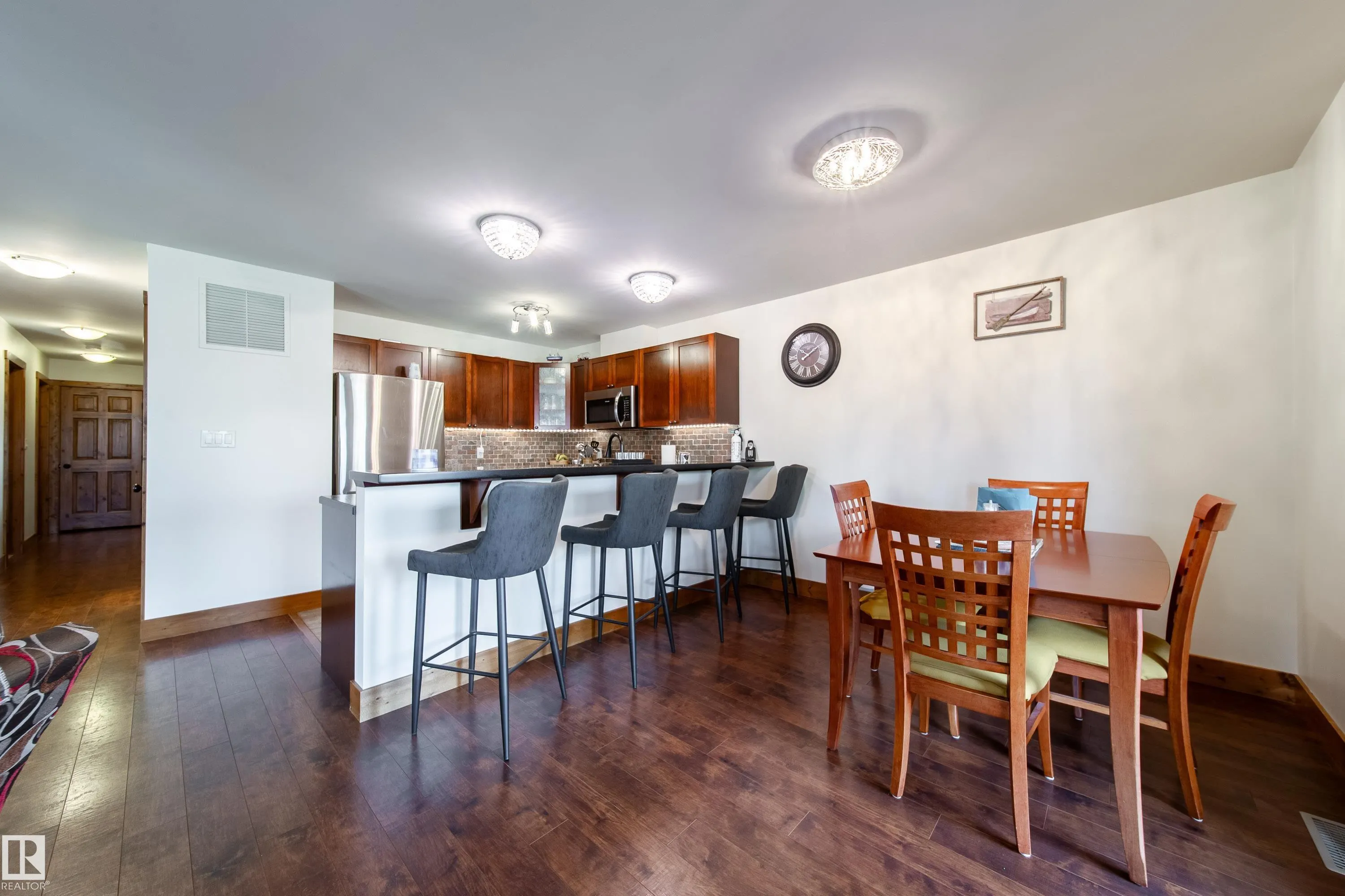 503 GRAYBRIAR Green