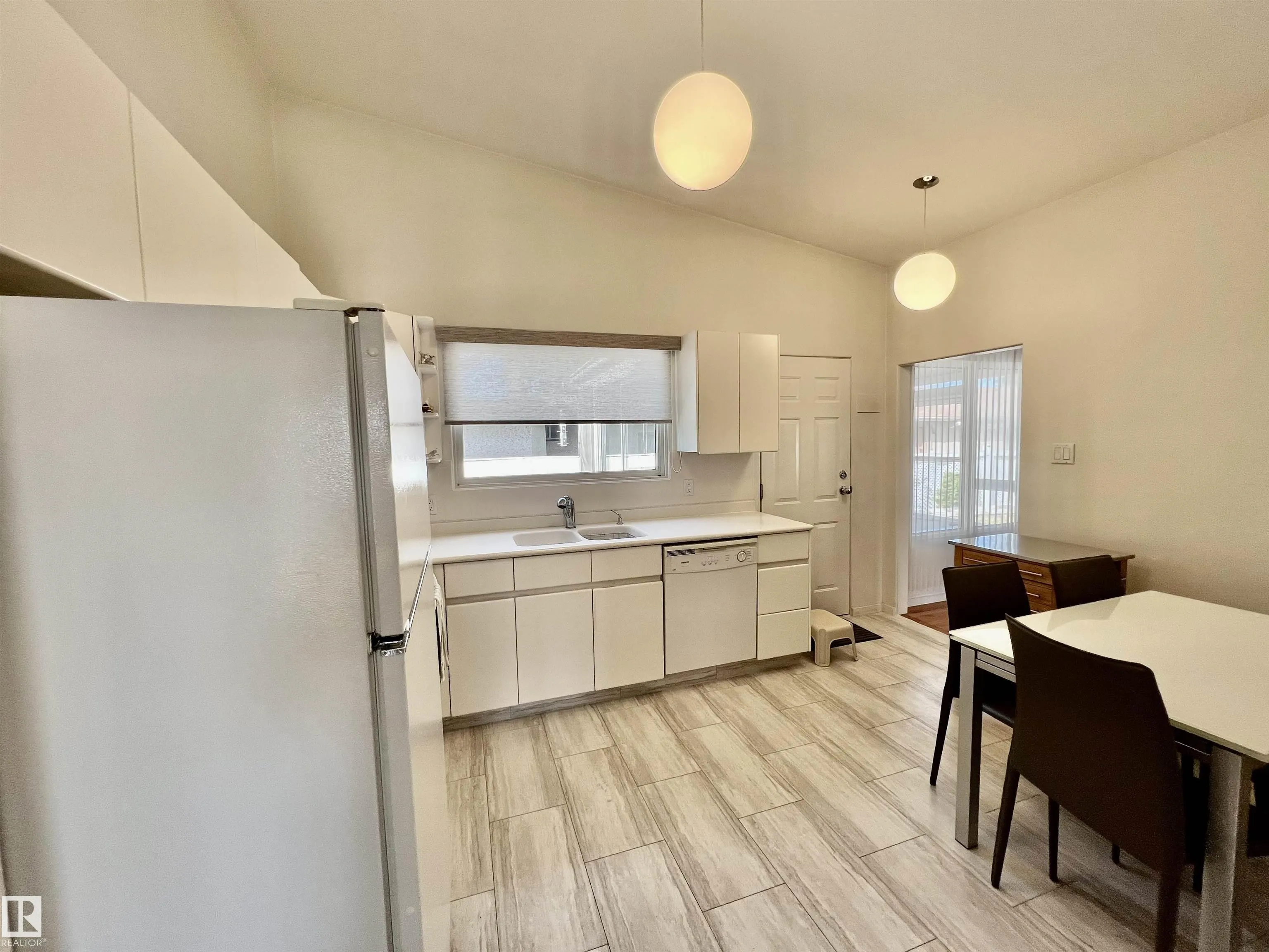 10212 FULTON Road