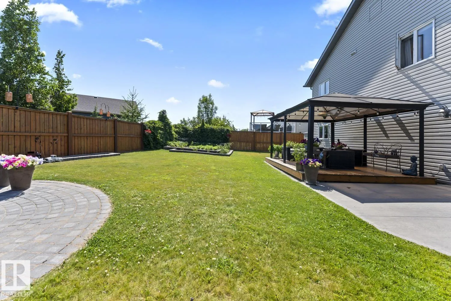 706 GROUSE Close