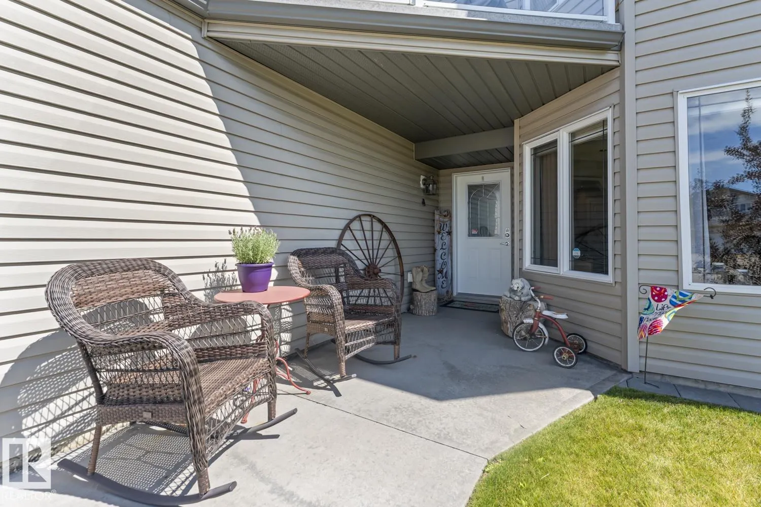 706 GROUSE Close