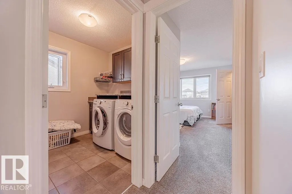 1019 COOPERS HAWK Link
