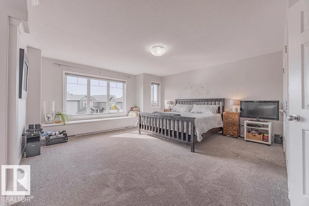 1019 COOPERS HAWK Link
