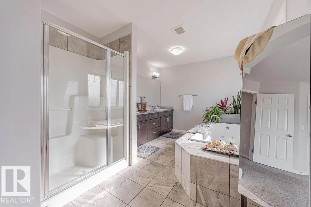 1019 COOPERS HAWK Link
