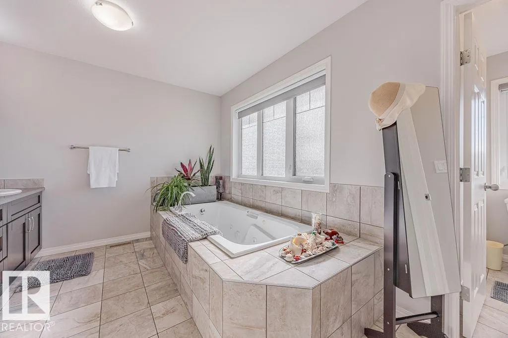 1019 COOPERS HAWK Link