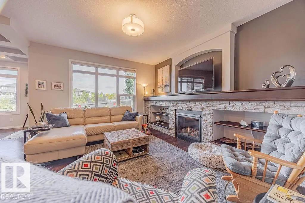 1019 COOPERS HAWK Link