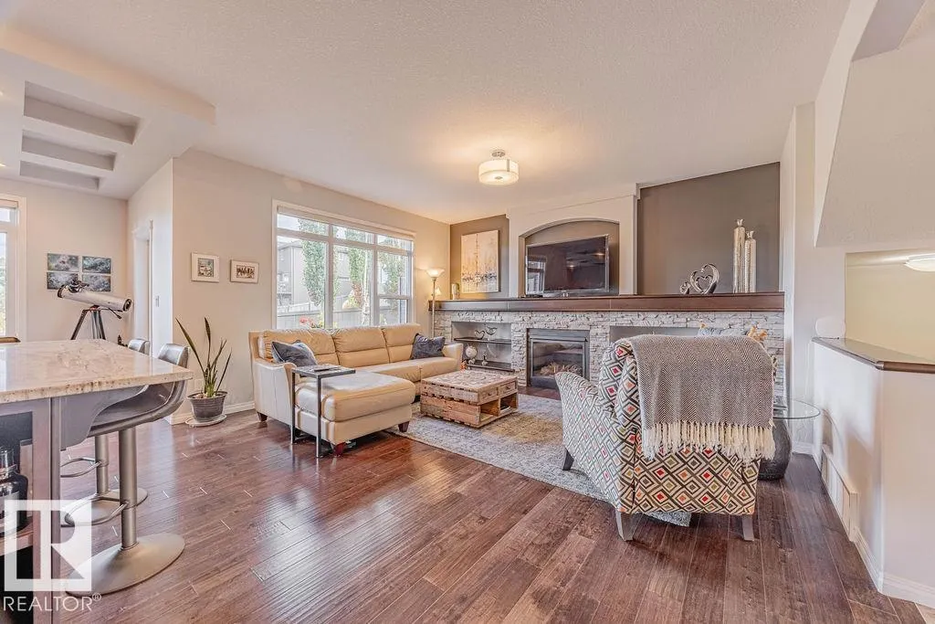 1019 COOPERS HAWK Link