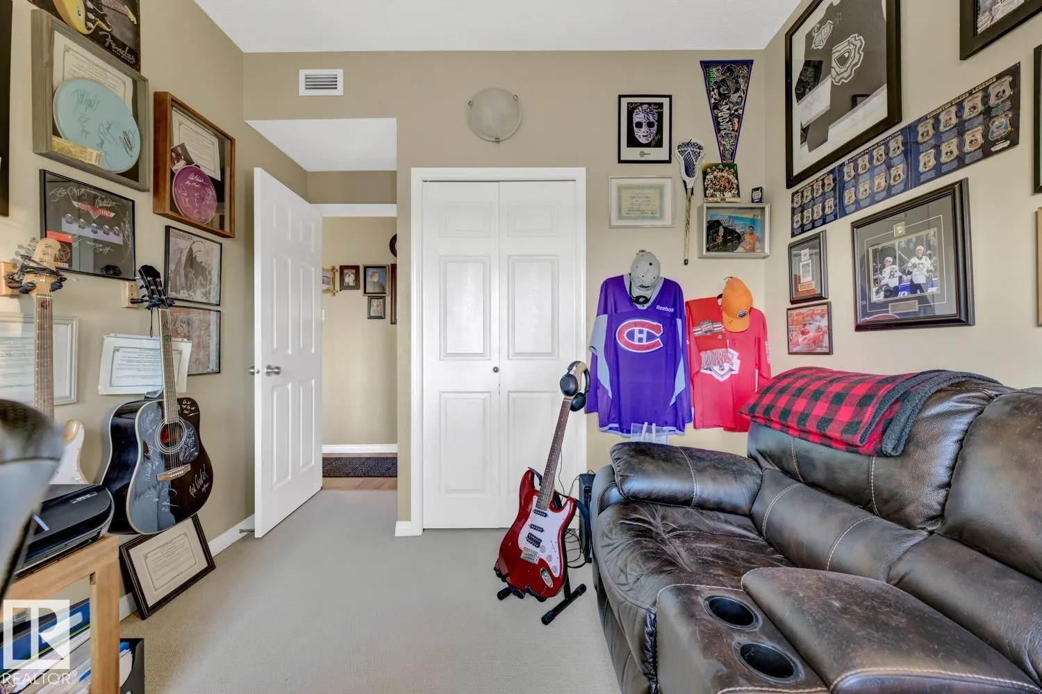79 BELLEROSE Drive