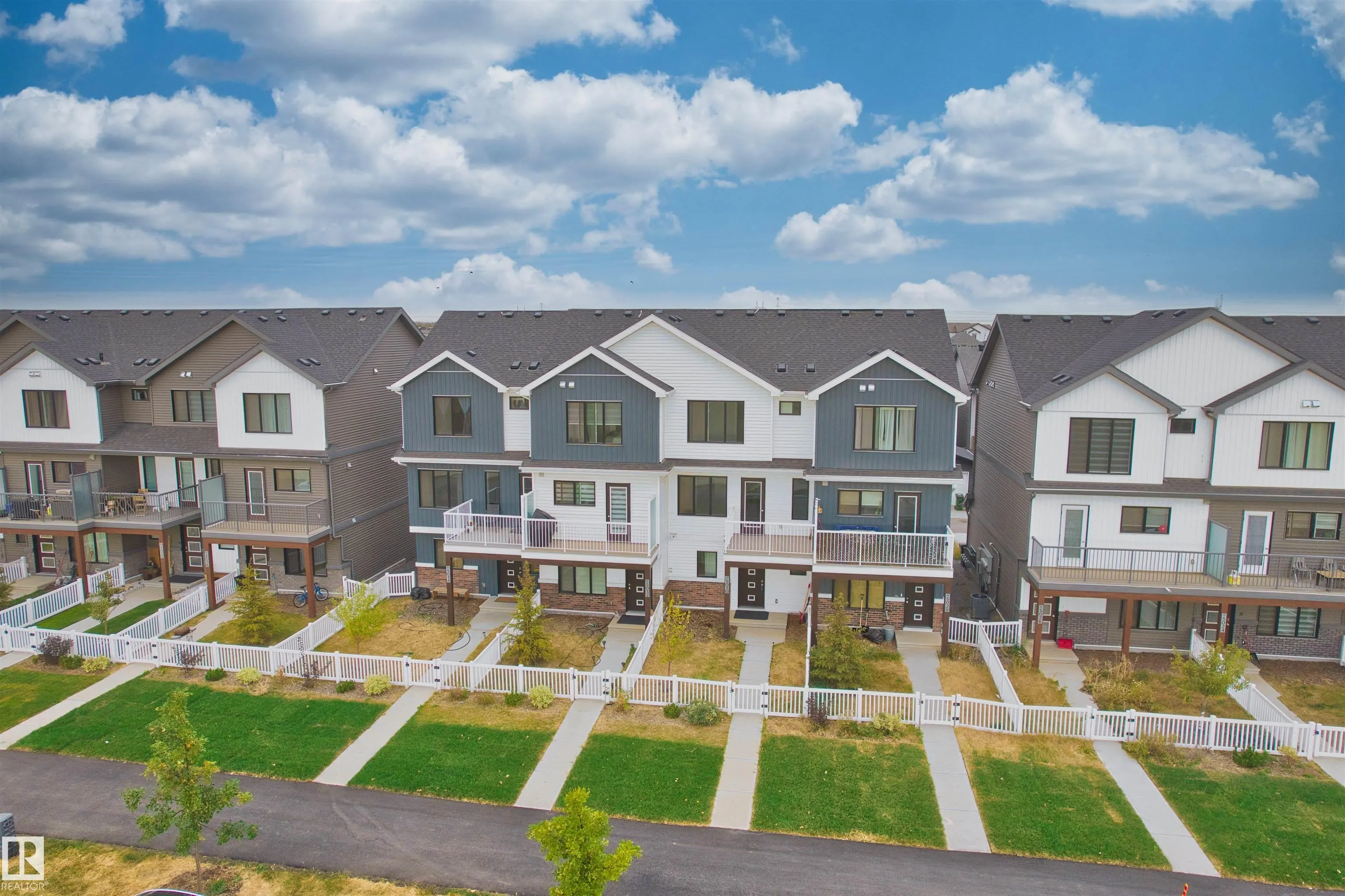 5030 RIVER'S EDGE Way