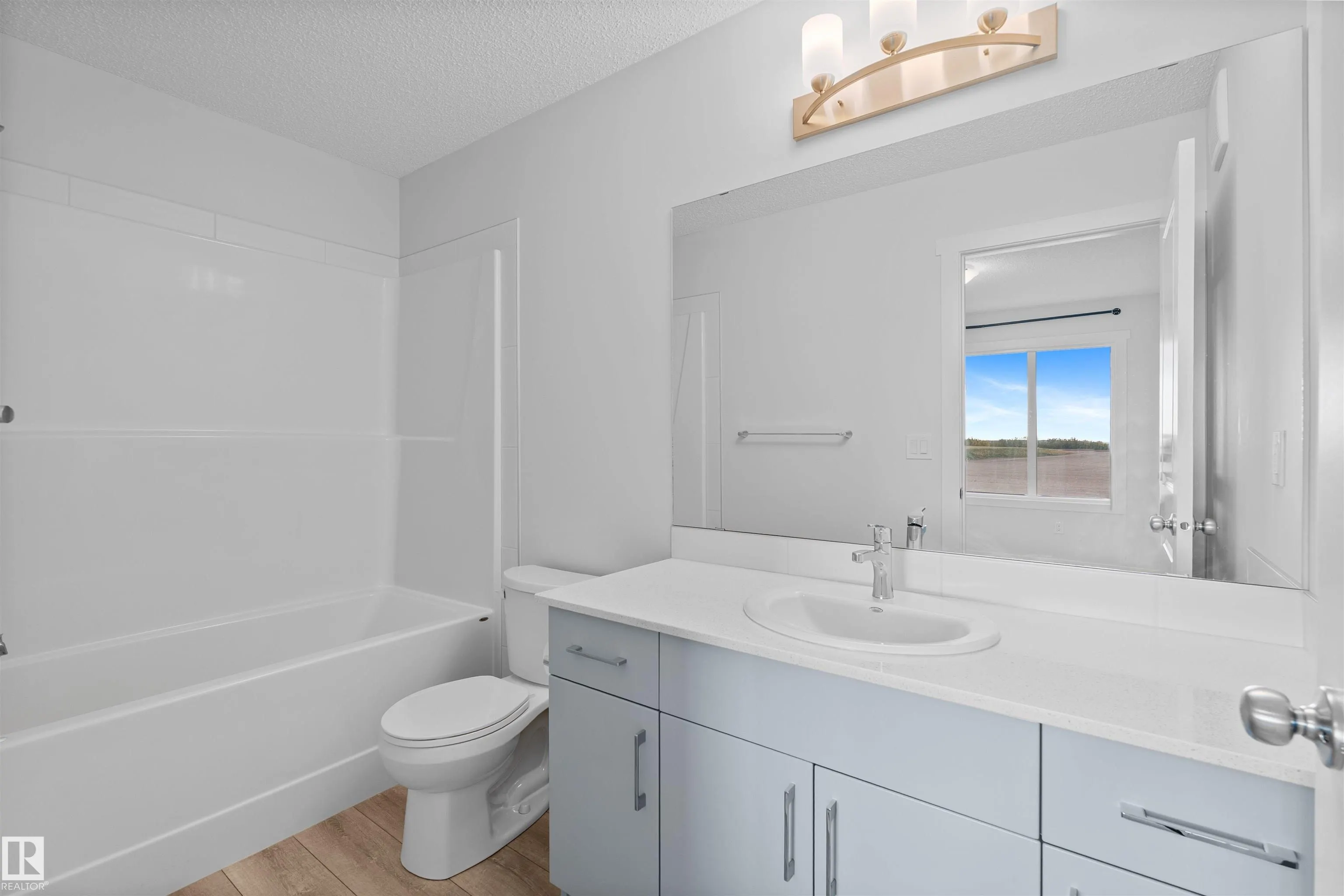 5030 RIVER'S EDGE Way