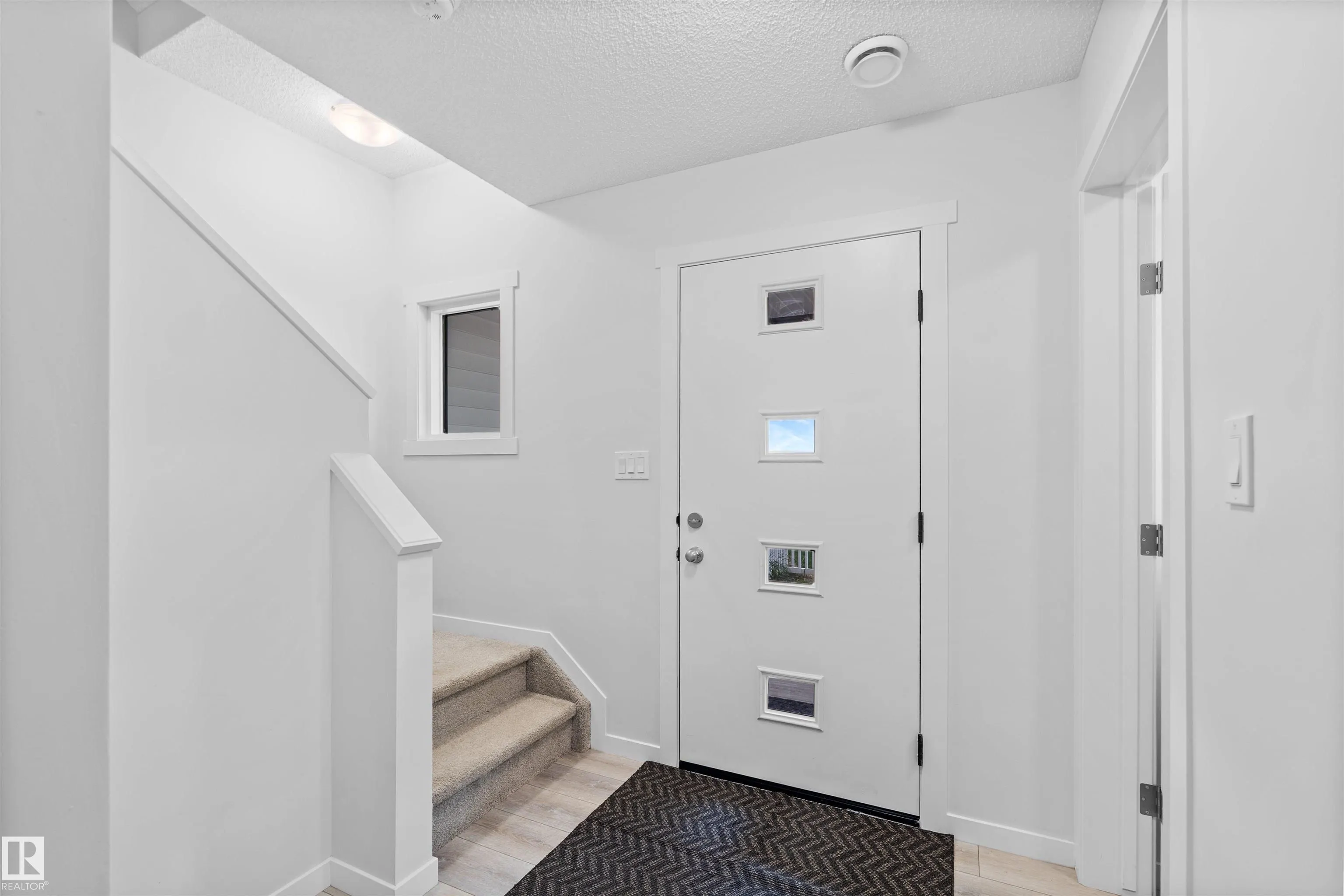 5030 RIVER'S EDGE Way