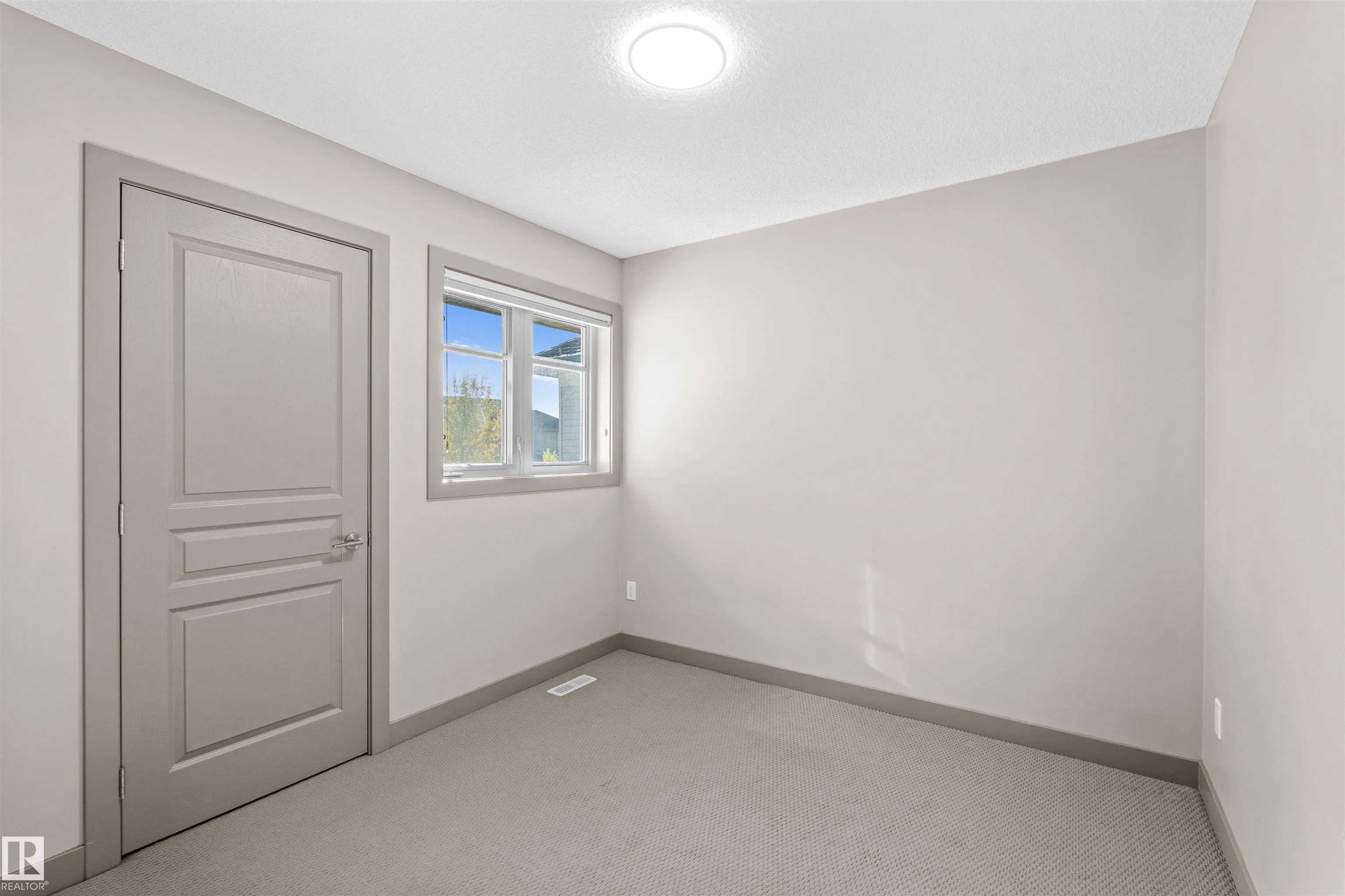 2727 ANDERSON Crescent