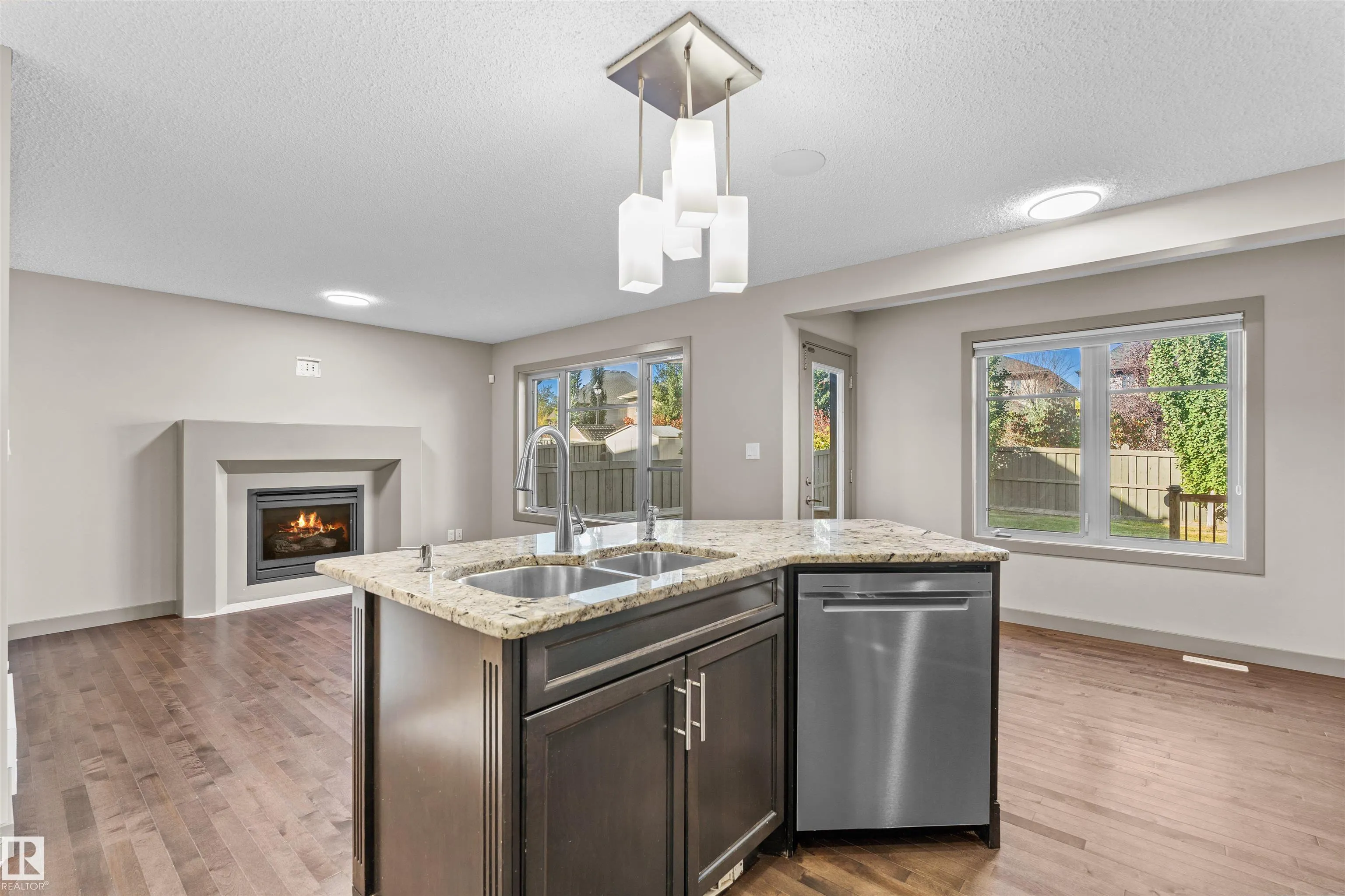 2727 ANDERSON Crescent
