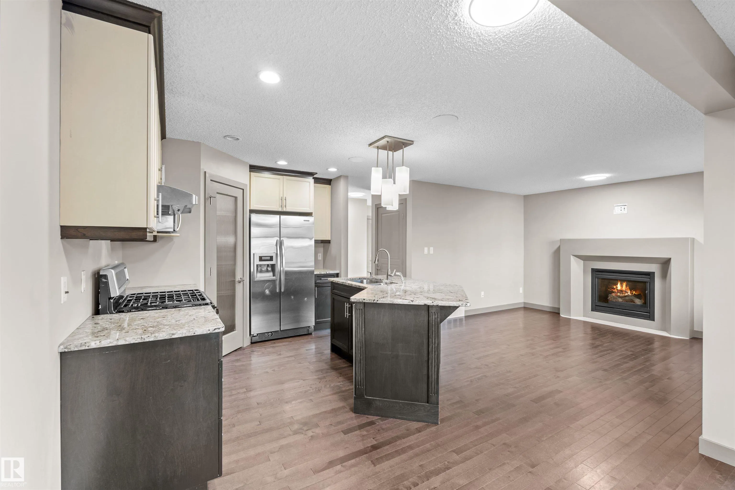 2727 ANDERSON Crescent