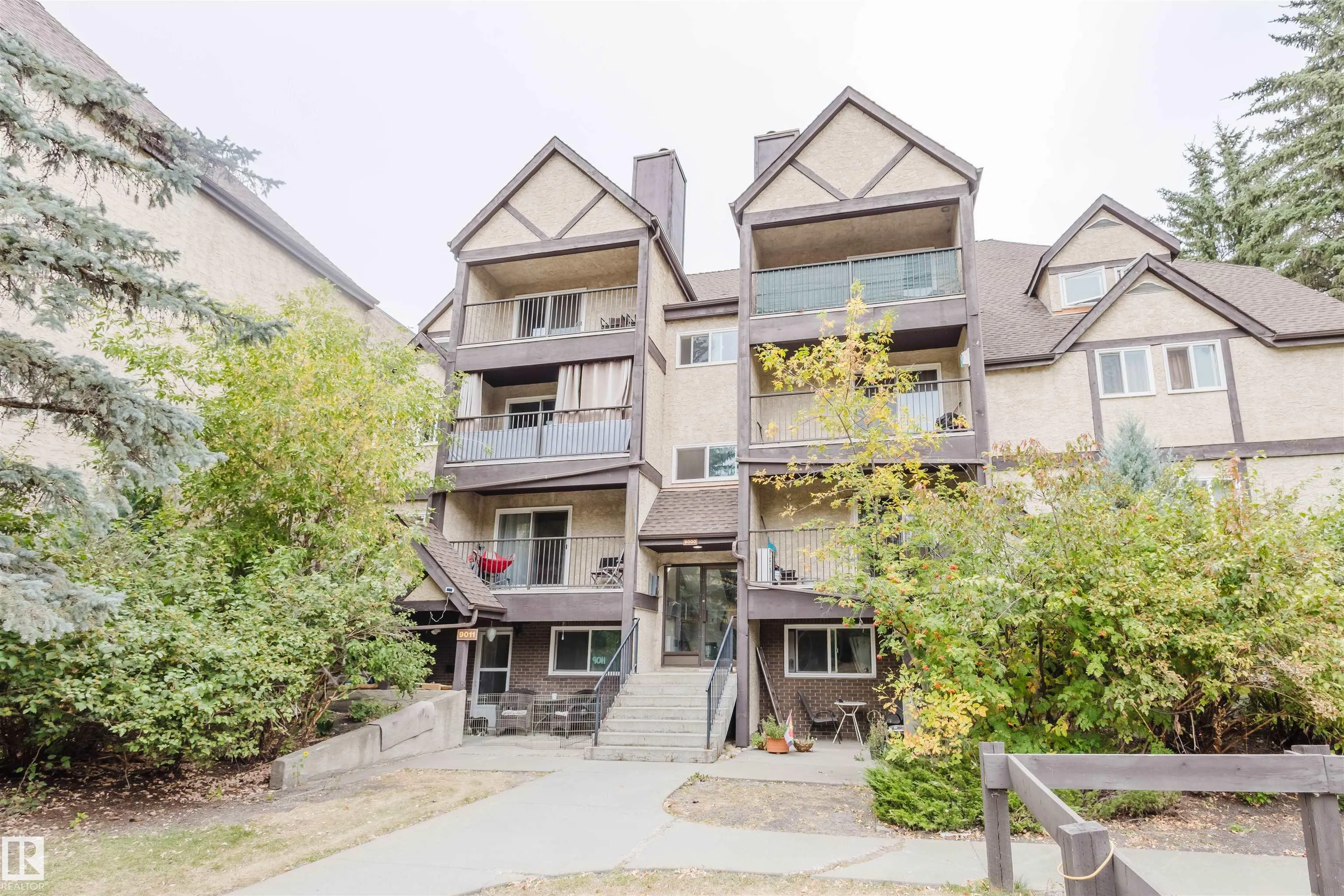9044 TUDOR Glen