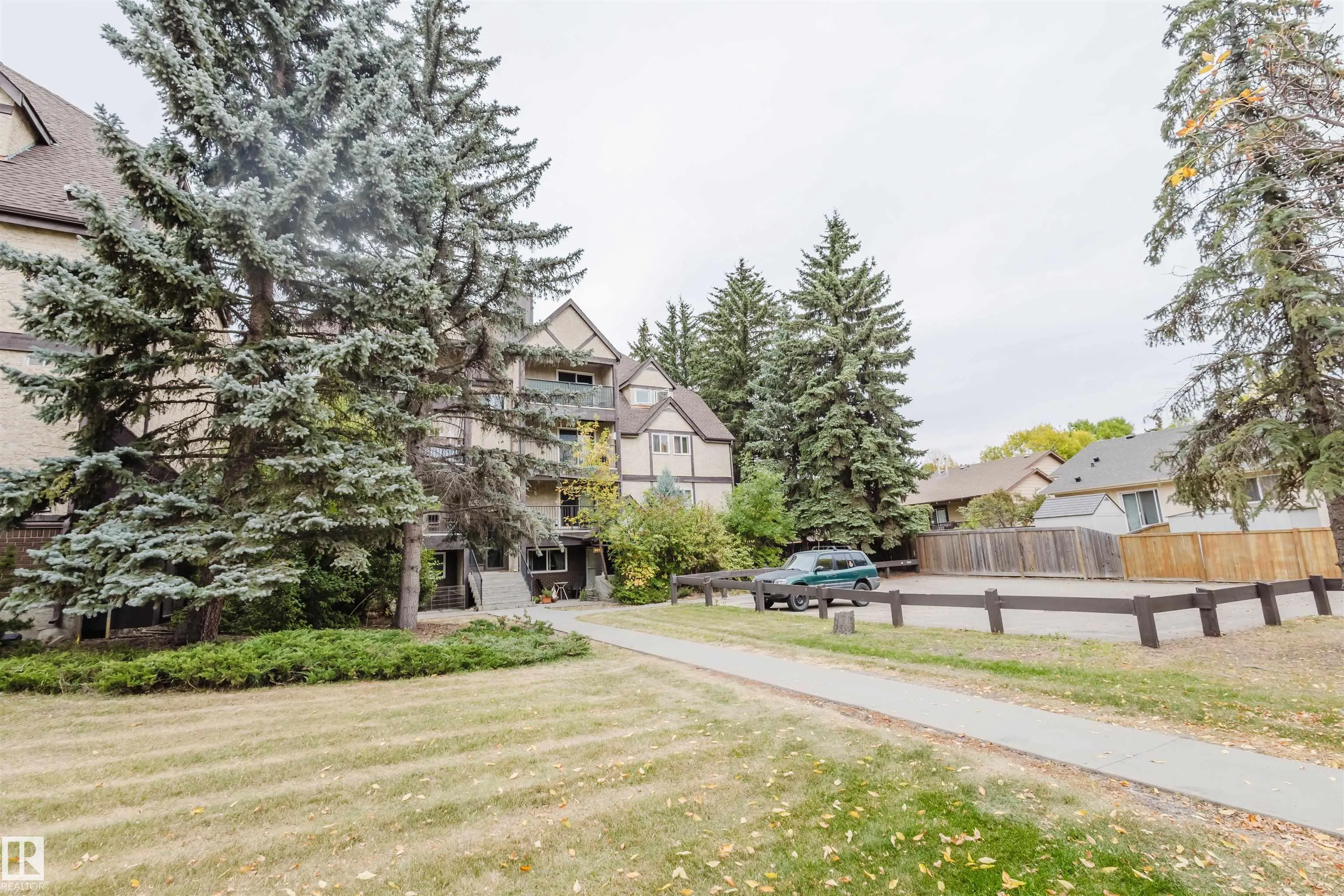 9044 TUDOR Glen