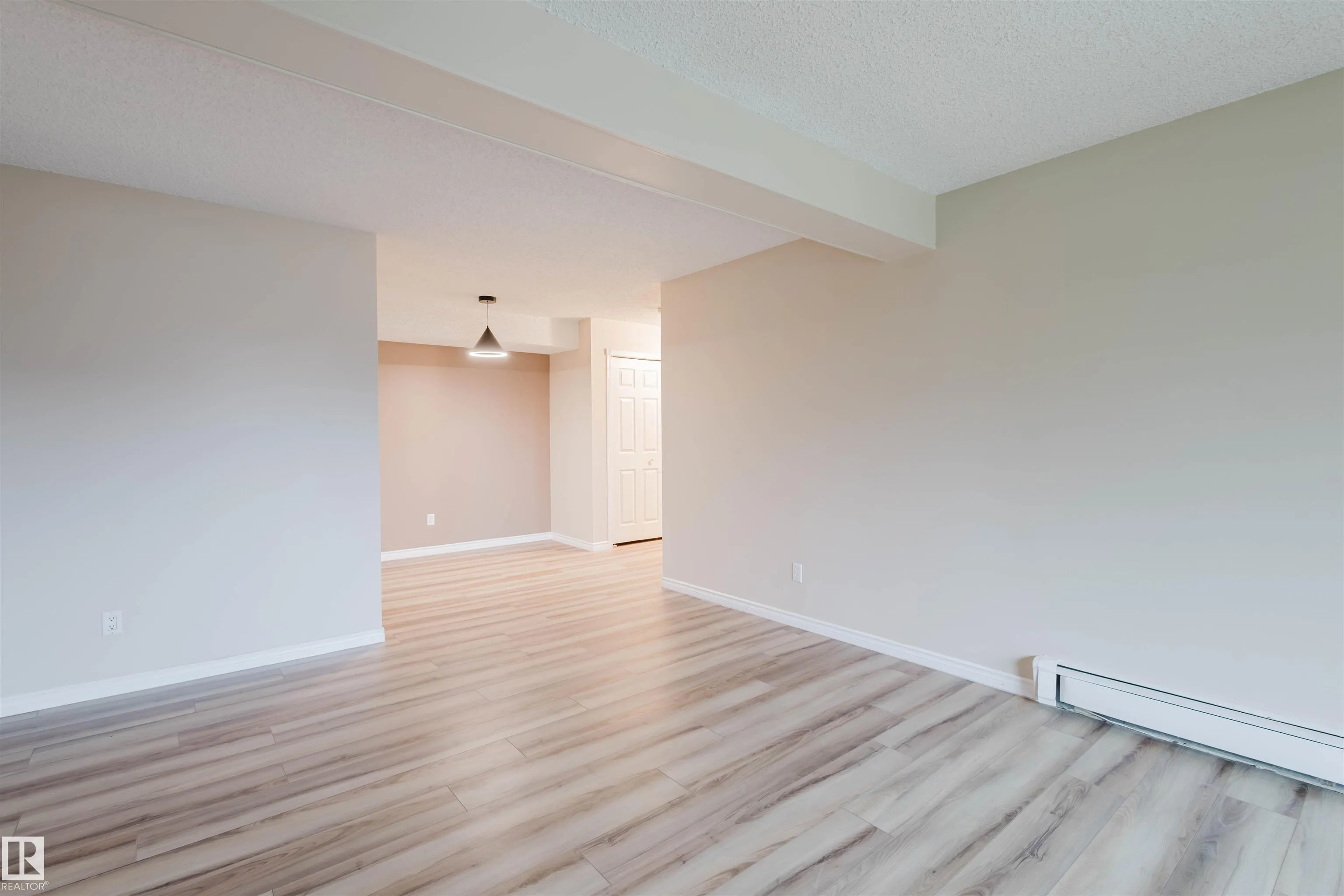 9044 TUDOR Glen